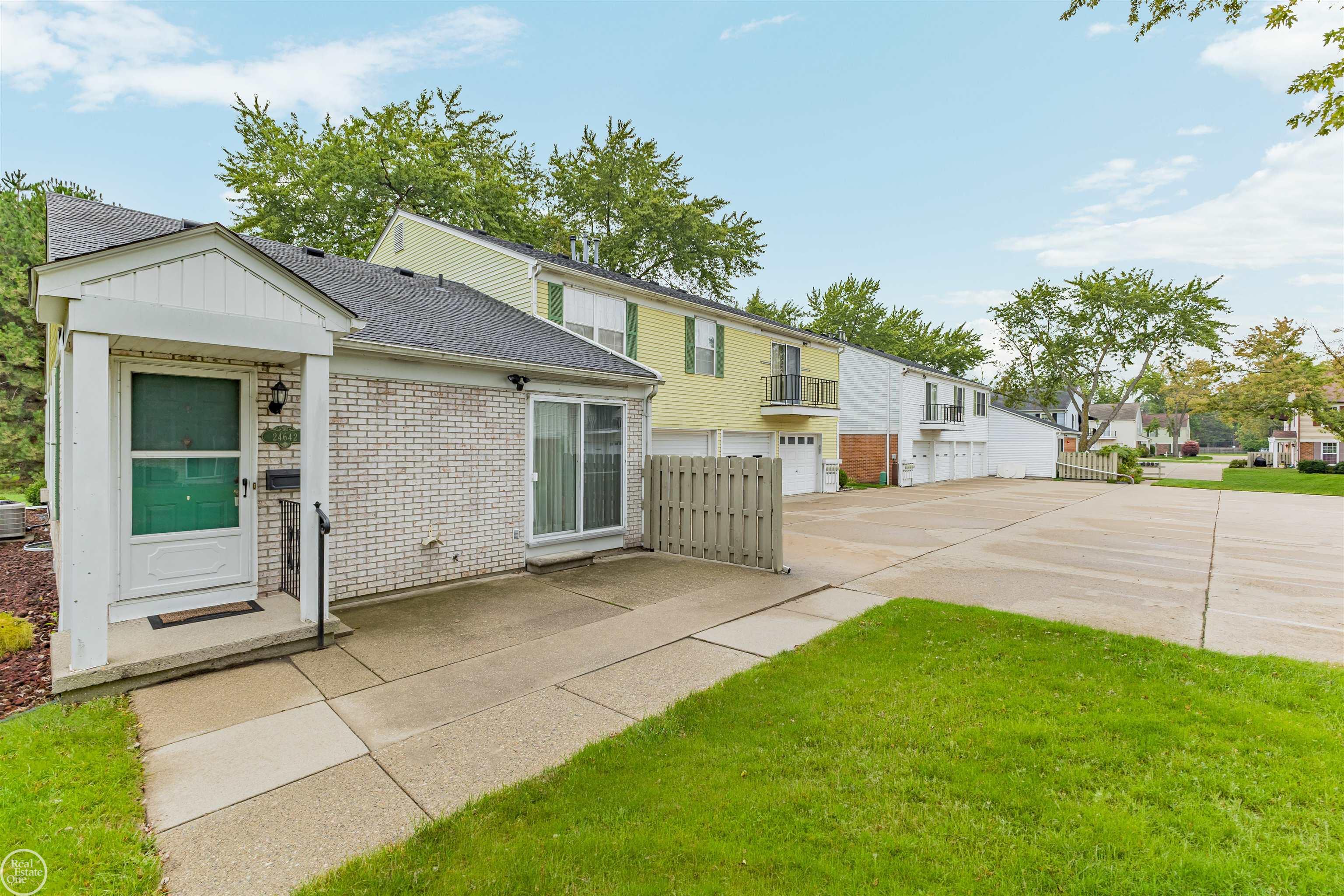 Photo 1 of Sale Pending at 24642 Spring Ln, Harrison Township, MI 48045 | MLS# 58050222490 | Listing updated on 2026-09-25