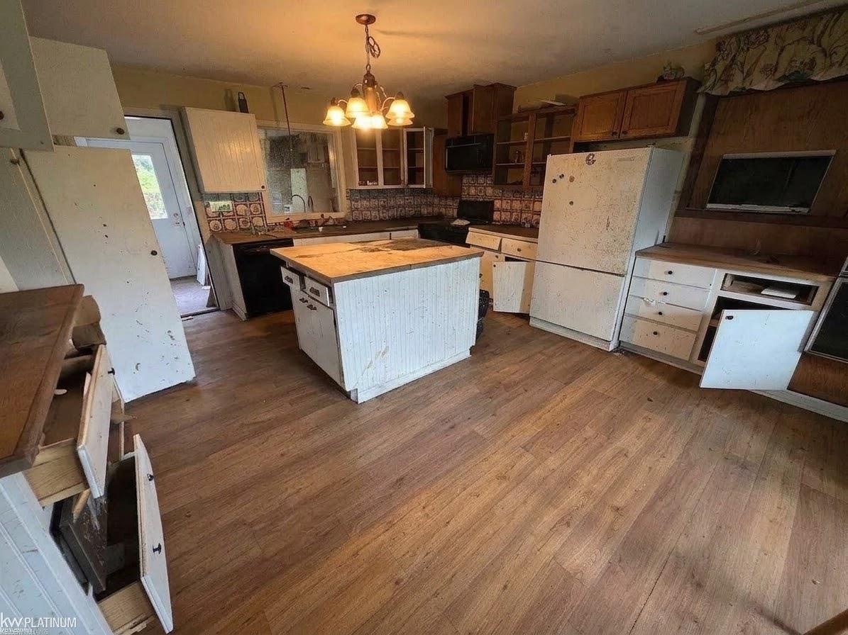 Photo 2 of Single family home for sale at 7571 Us Hwy 12, Three Oaks, MI 49128 | MLS# 58050222500 | Listing updated on 2026-09-28