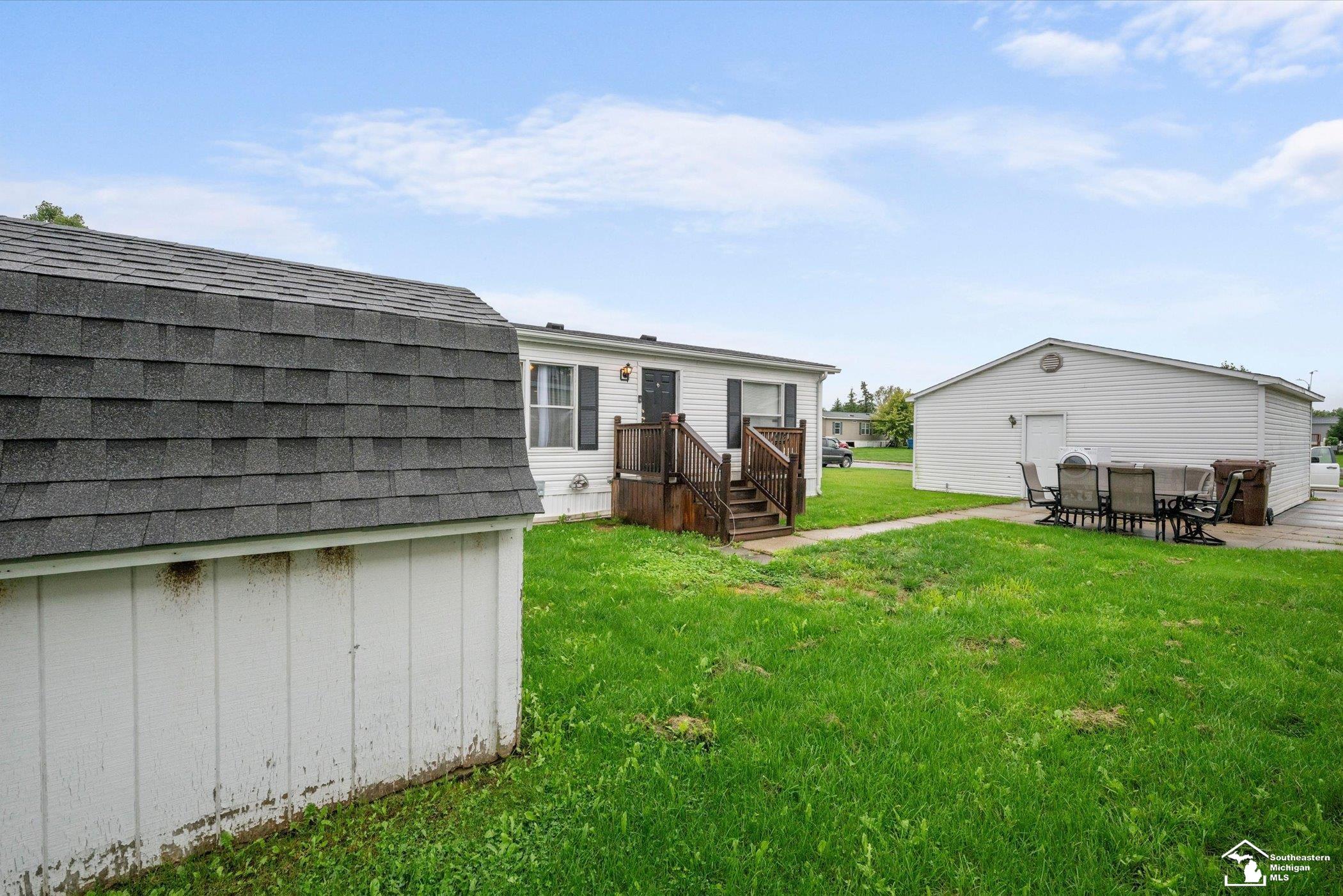Photo 2 of Single family home for sale at 29356 Maple Dr, Flat Rock, MI 48134 | MLS# 57050222503 | Listing updated on 2026-09-22
