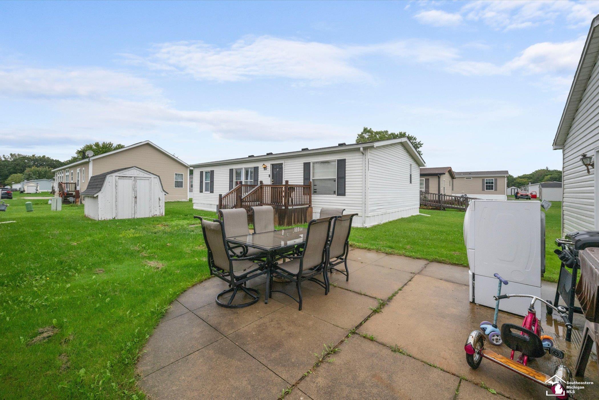 Photo 3 of Single family home for sale at 29356 Maple Dr, Flat Rock, MI 48134 | MLS# 57050222503 | Listing updated on 2026-09-22