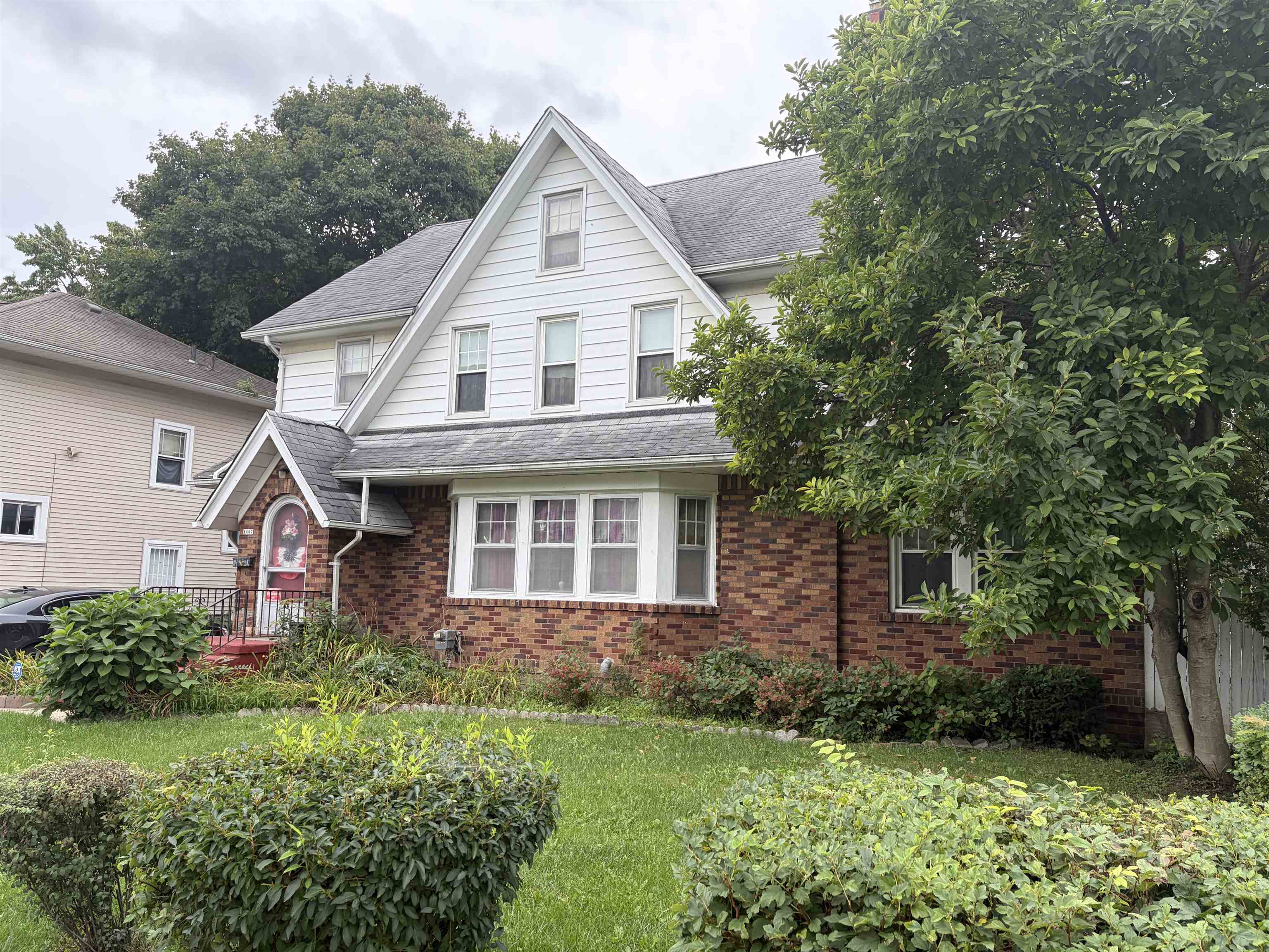 Photo 3 of Single family home for sale at 1107 Welch Blvd, Flint, MI 48504 | MLS# 5050222515 | Listing updated on 2026-09-22