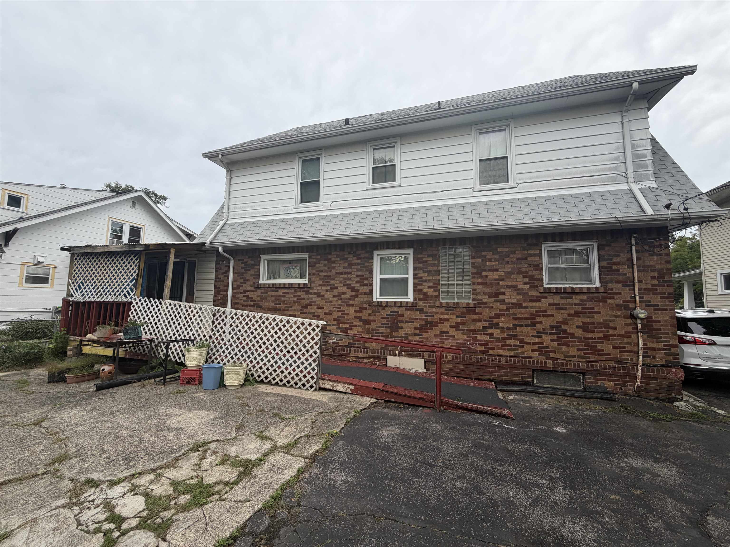 Photo 3 of Single family home for sale at 1107 Welch Blvd, Flint, MI 48504 | MLS# 5050222515 | Listing updated on 2026-09-22