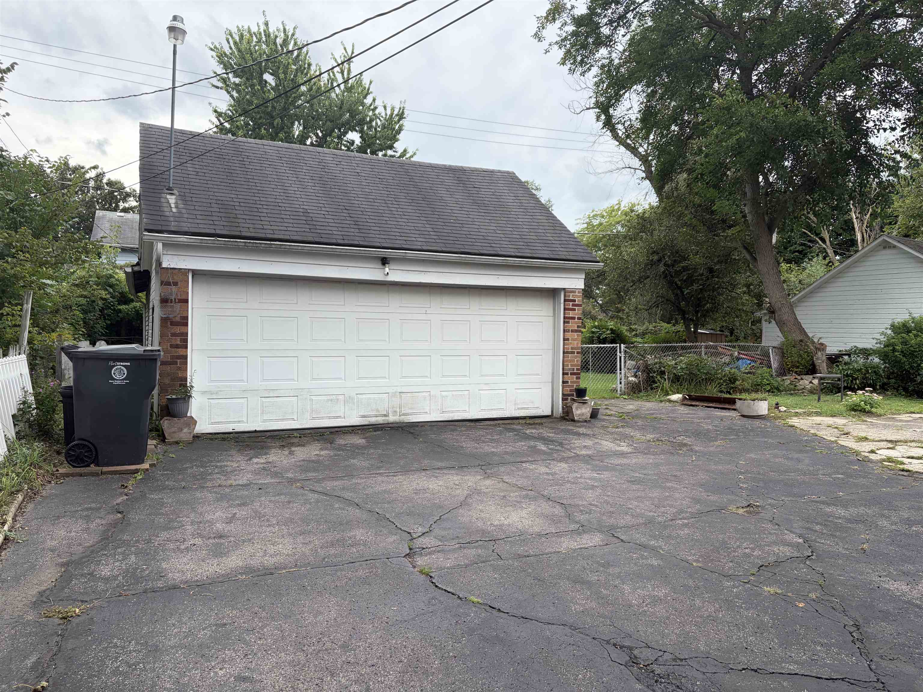 Photo 4 of Single family home for sale at 1107 Welch Blvd, Flint, MI 48504 | MLS# 5050222515 | Listing updated on 2026-09-22