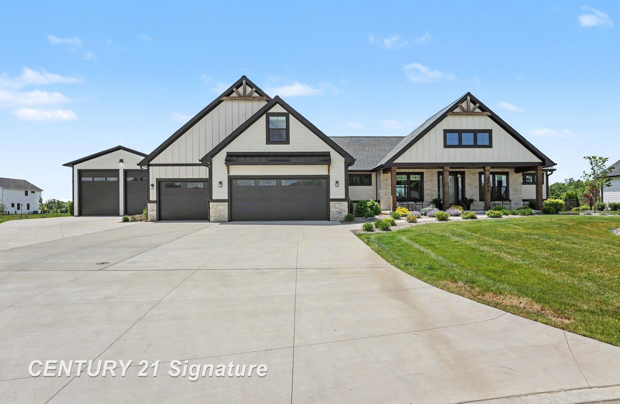 Photo 3 of Single family home for sale at 8795 Copper Ct, Tittabawassee Township Saginaw, MI 48623 | MLS# 61050222517 | Listing updated on 2026-09-22