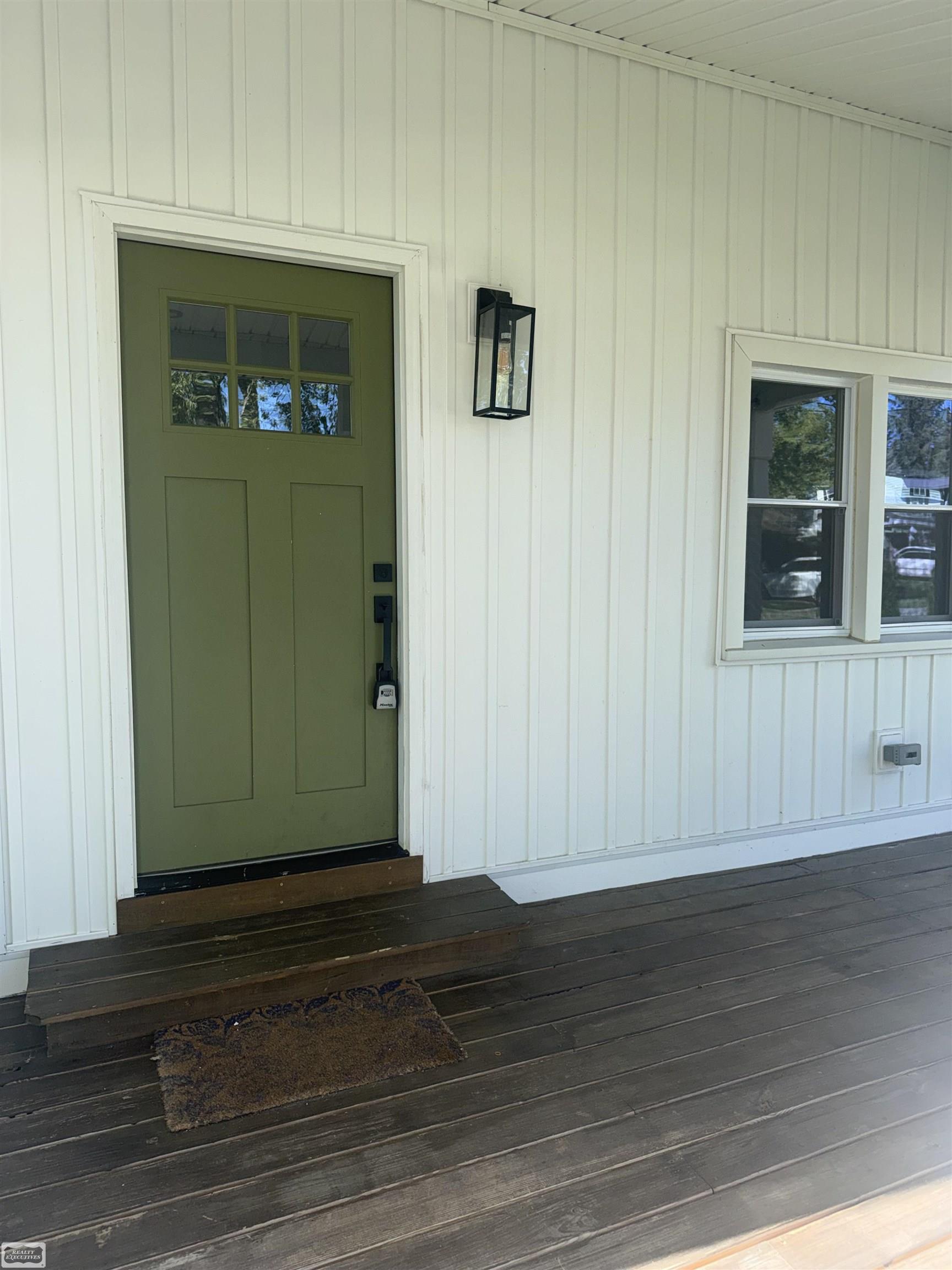 Photo 2 of Single family home for sale at 322 Cherry St, Almont, MI 48003 | MLS# 58050222526 | Listing updated on 2026-10-07