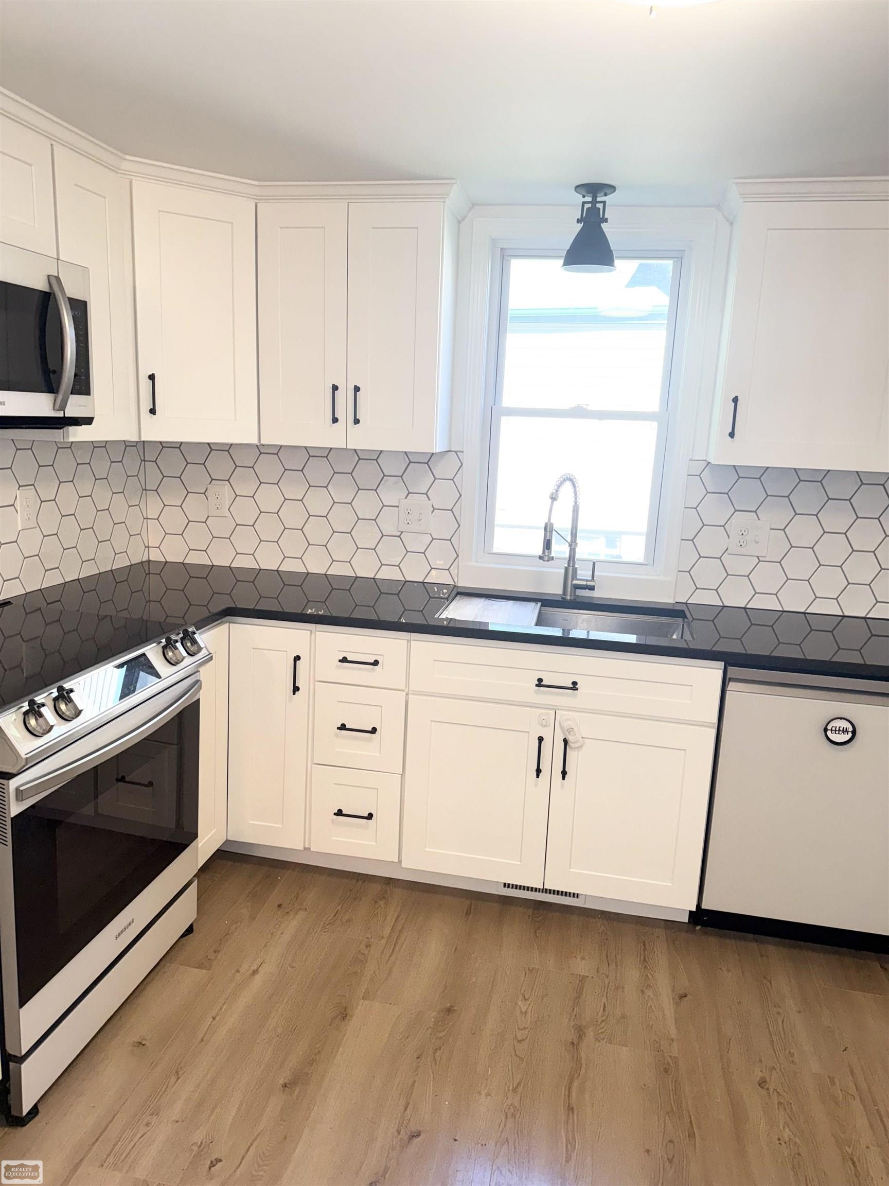 322 Cherry Street photo 8