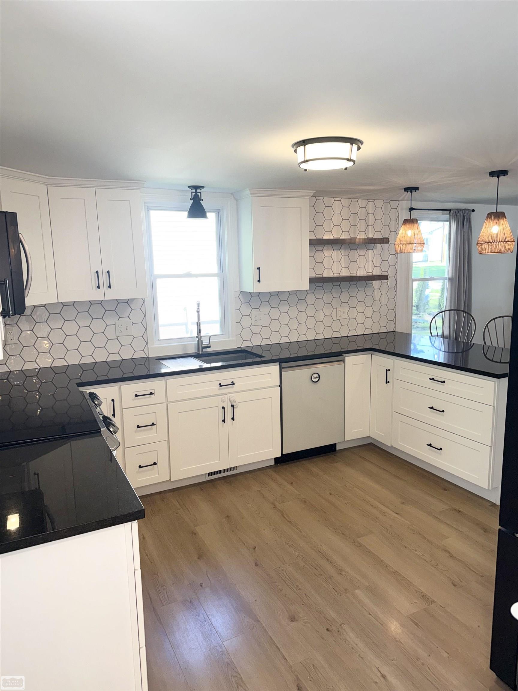 322 Cherry Street photo 9