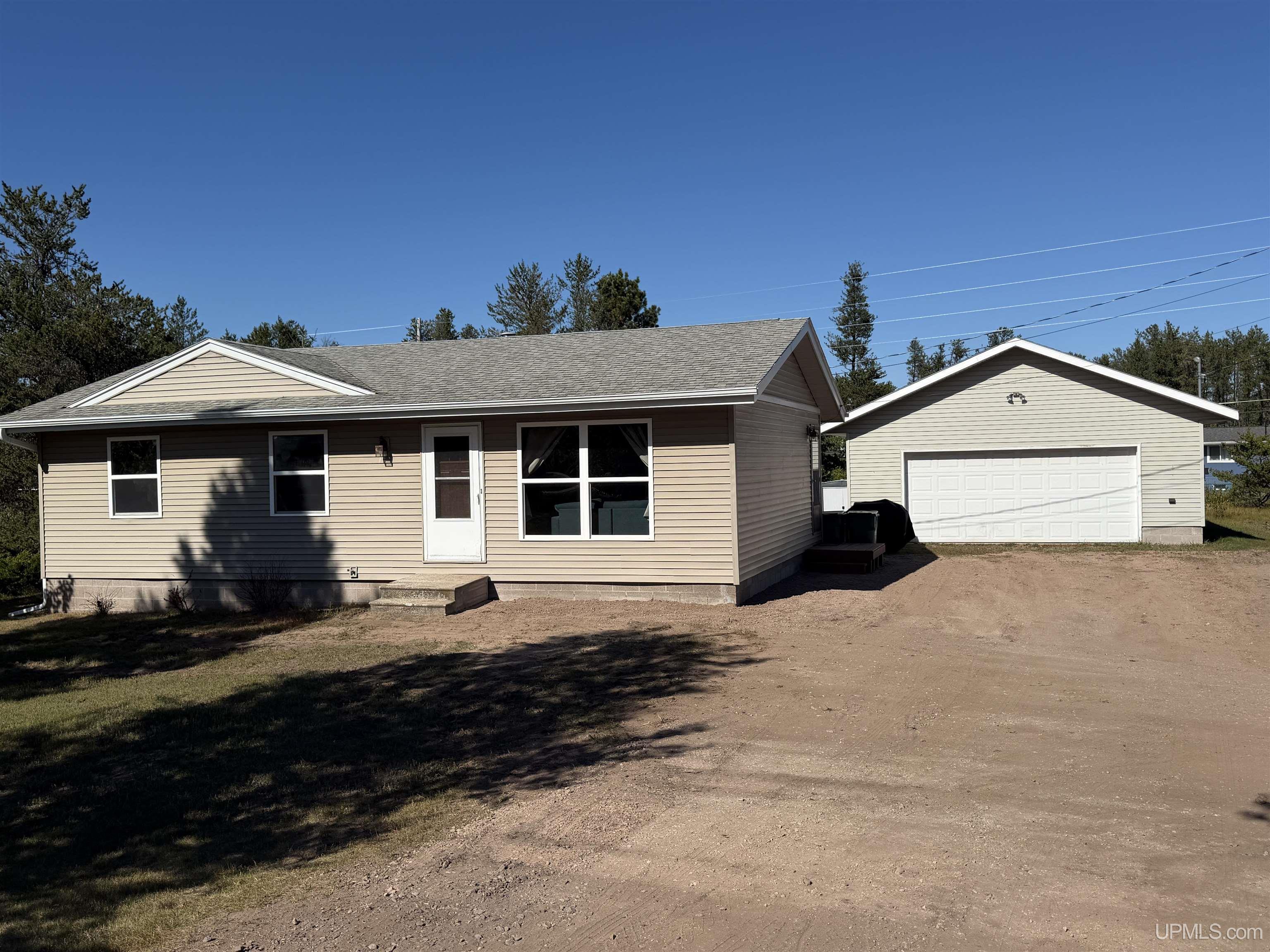 Photo 2 of Single family home for sale at 1487 E M28 Hwy, Marquette, MI 49855 | MLS# 50222528 | Listing updated on 2026-09-29