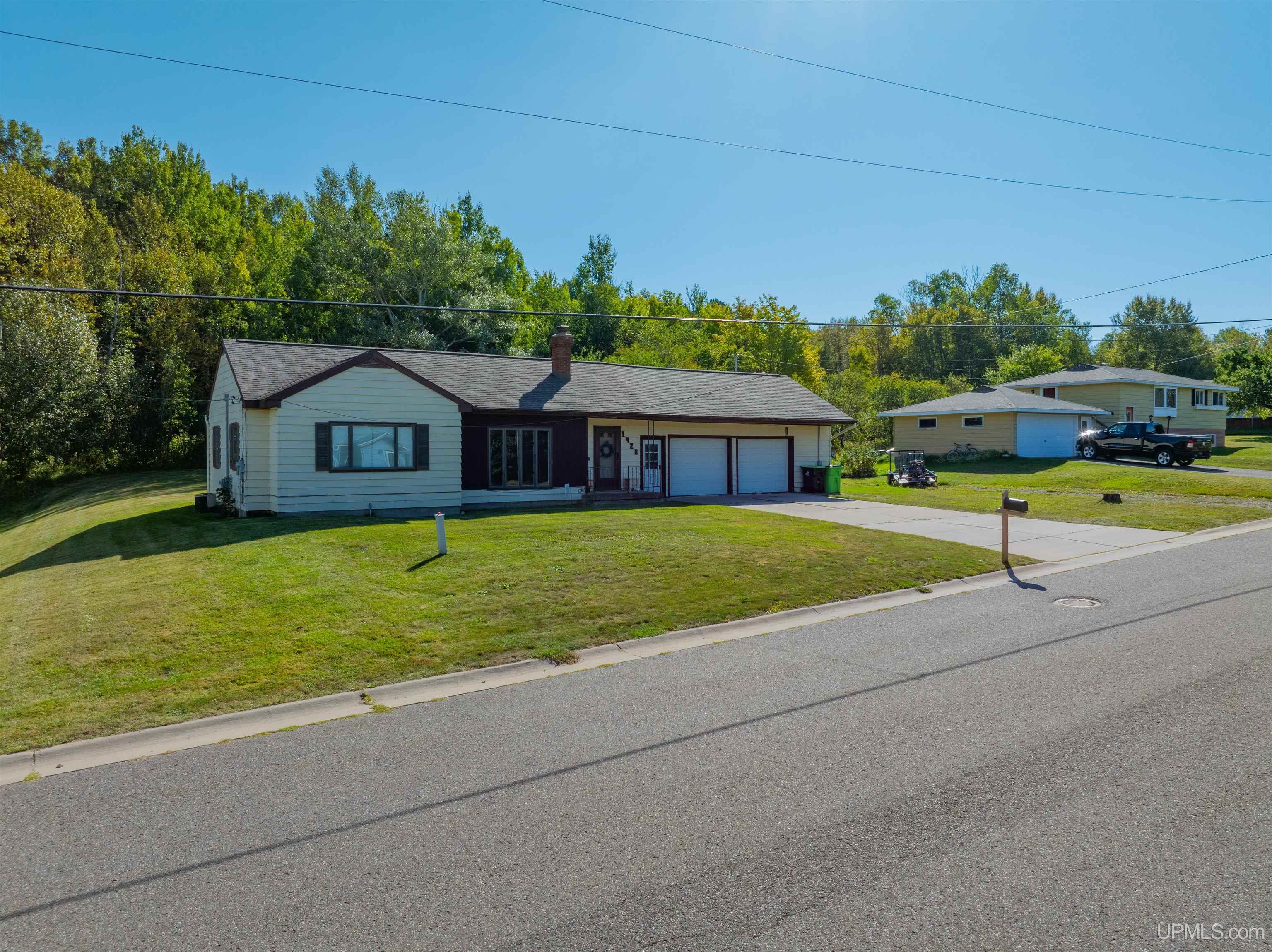Single family home for sale at 1428 High St, Munising, MI 49862 | MLS# 50222541