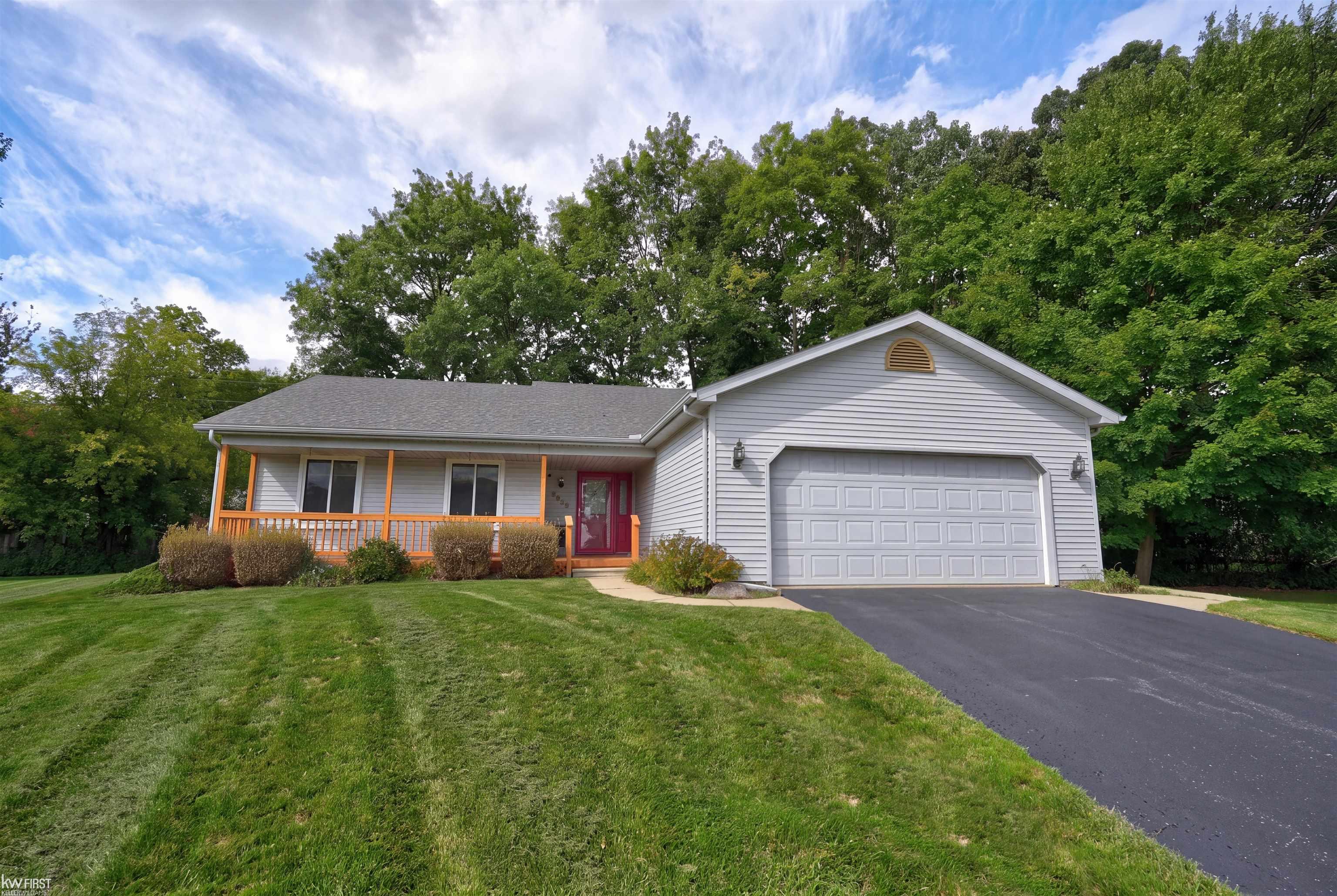 Photo 1 of Sale Pending at 2680 Tomahawk Ct, Waterford, MI 48328 | MLS# 5050222548 | Listing updated on 2026-09-28