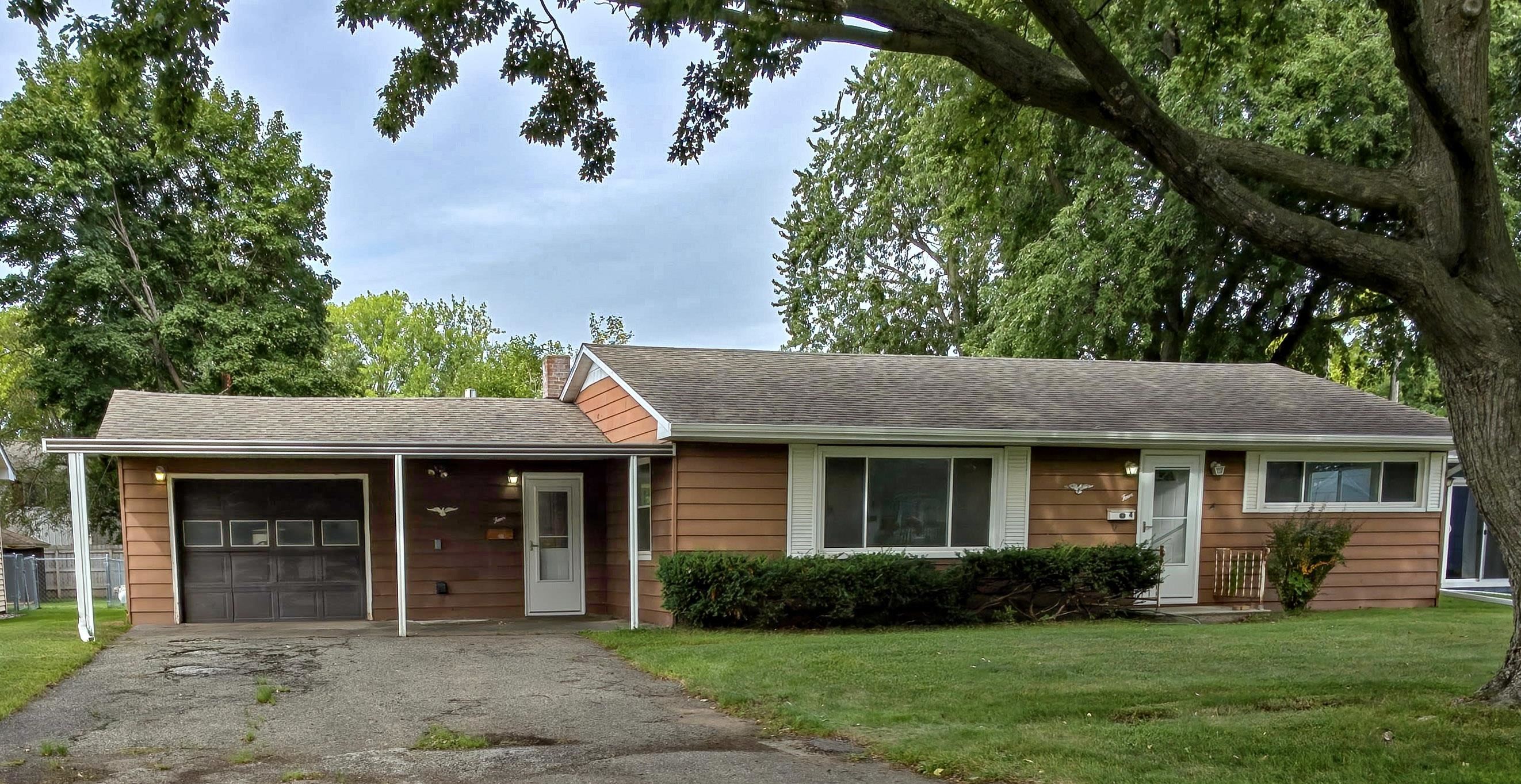 Photo 2 of Sale Pending at 4 Tarras Ct, Bay City, MI 48706 | MLS# 50222549 | Listing updated on 2026-09-28