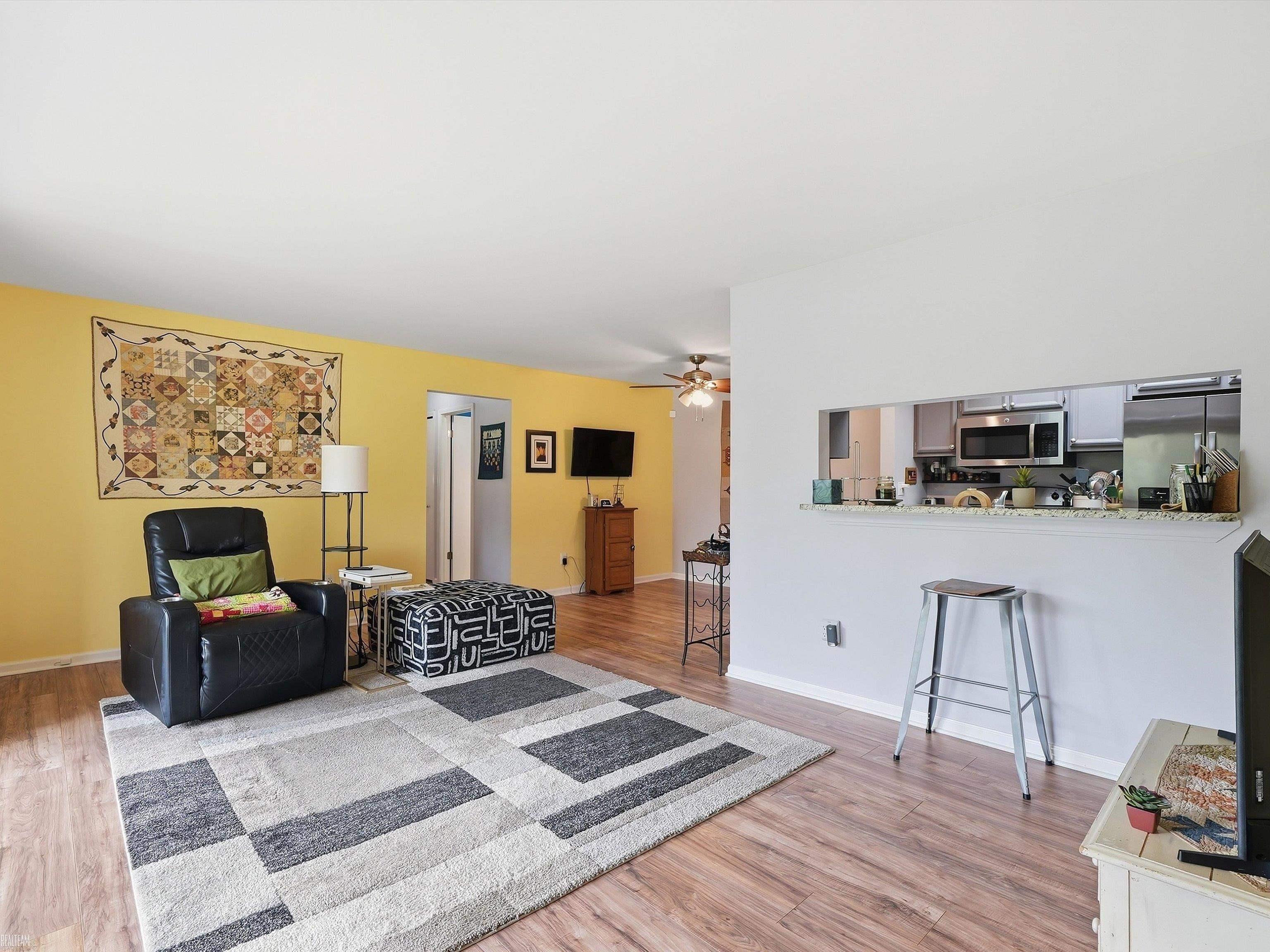 Listing Photo 3 - Condo for sale in building located at 14729 Georgetown Ct, Shelby Township, MI 48315