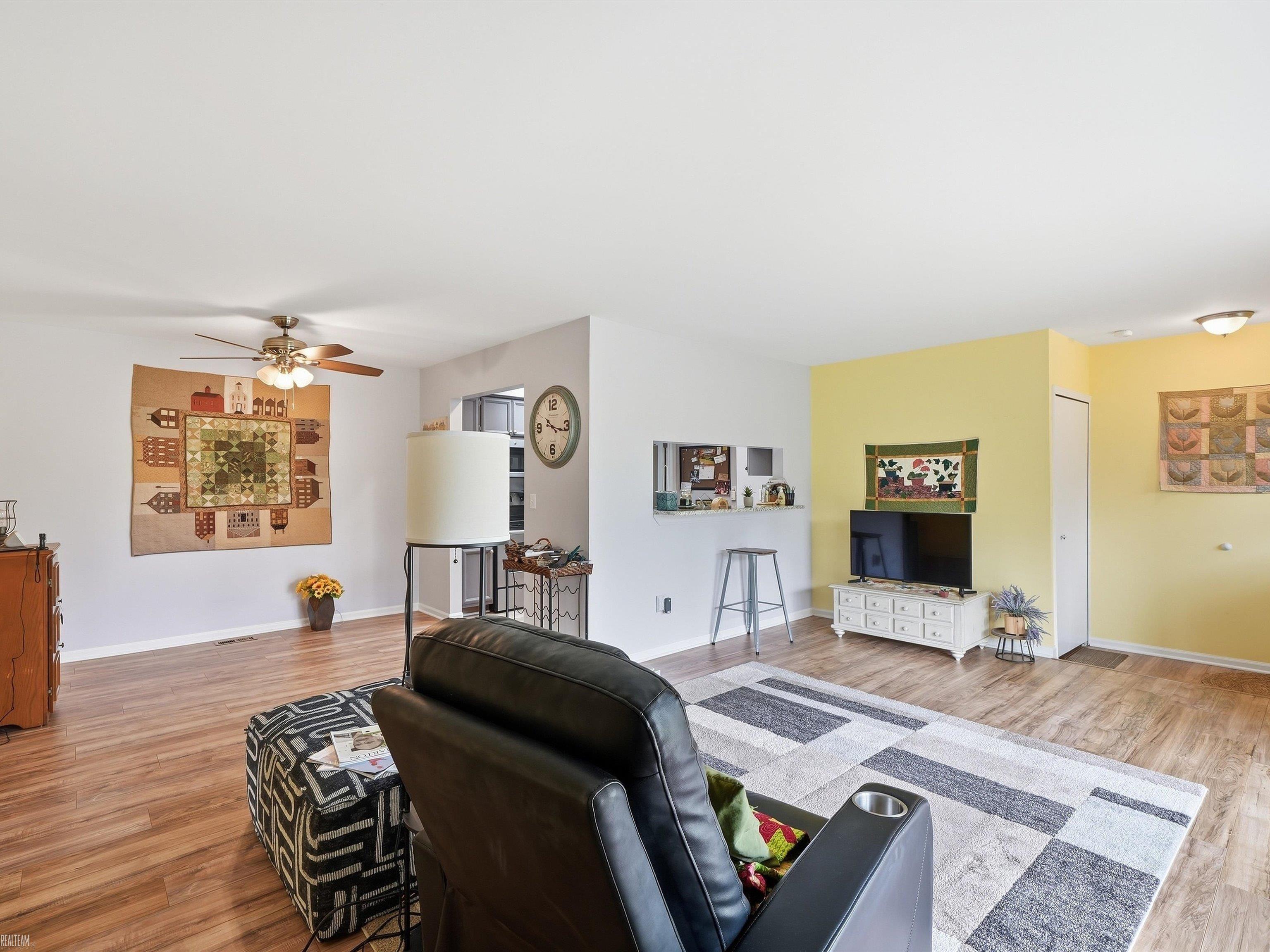 Listing Photo 4 - Condo for sale in building located at 14729 Georgetown Ct, Shelby Township, MI 48315