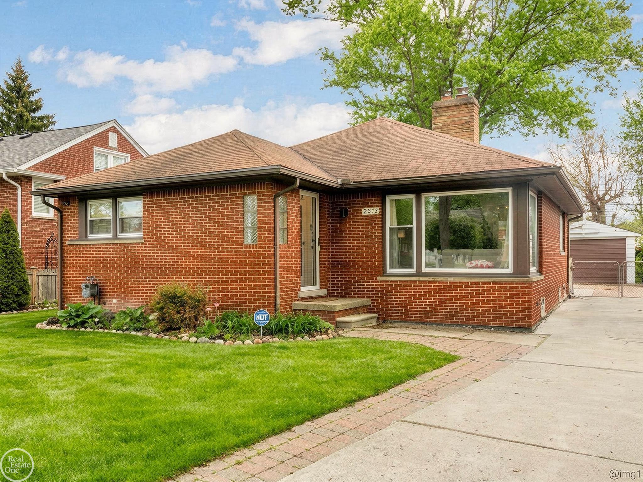 Photo 1 of Single family home for sale at 2313 Stanhope St, Grosse Pointe Woods, MI 48236 | MLS# 58050222556 | Listing updated on 2026-09-22