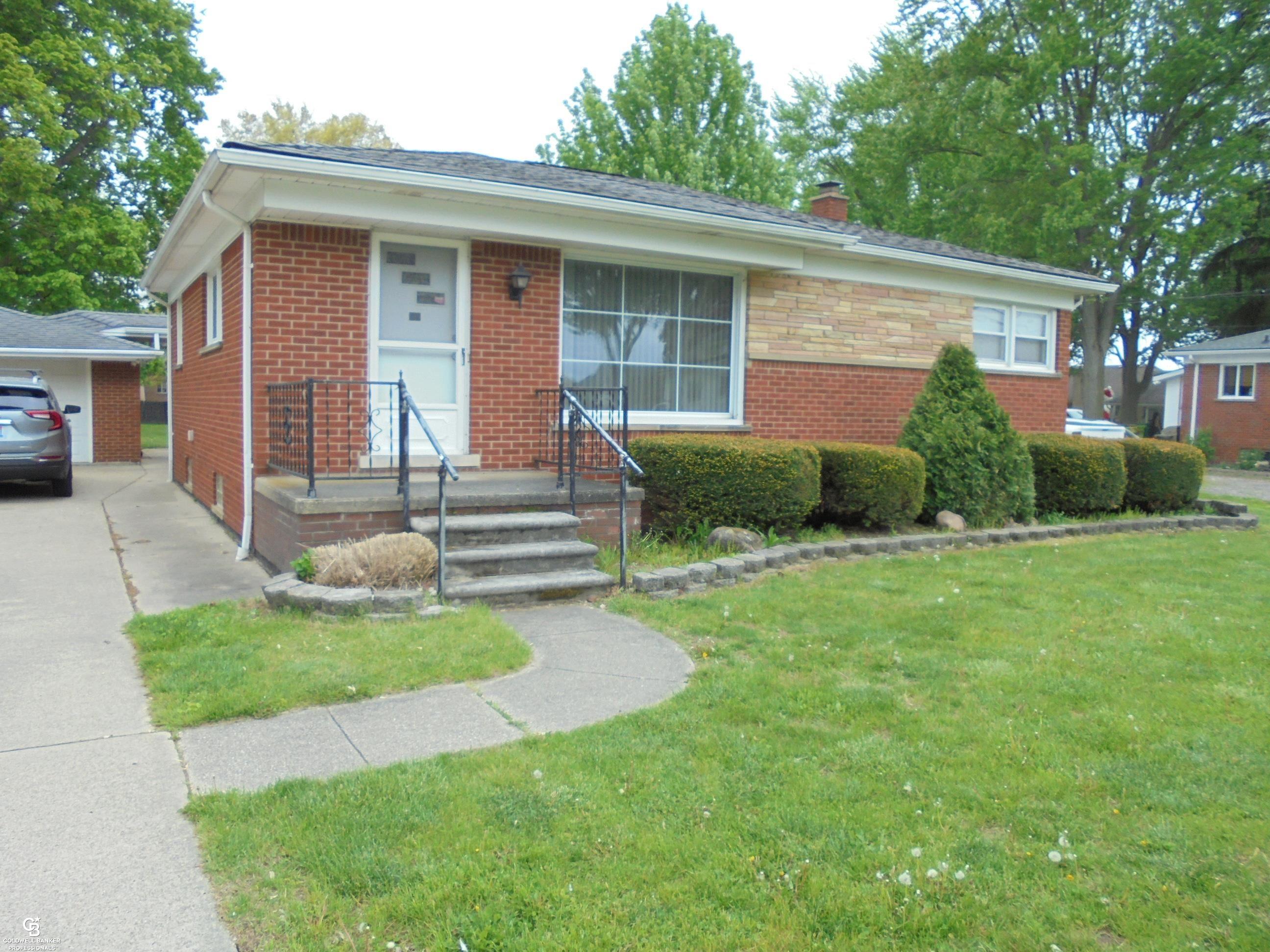 Photo 1 of Single family home for sale at 18138 22 Mile Rd, Macomb, MI 48044 | MLS# 58050222569 | Listing updated on 2026-09-22