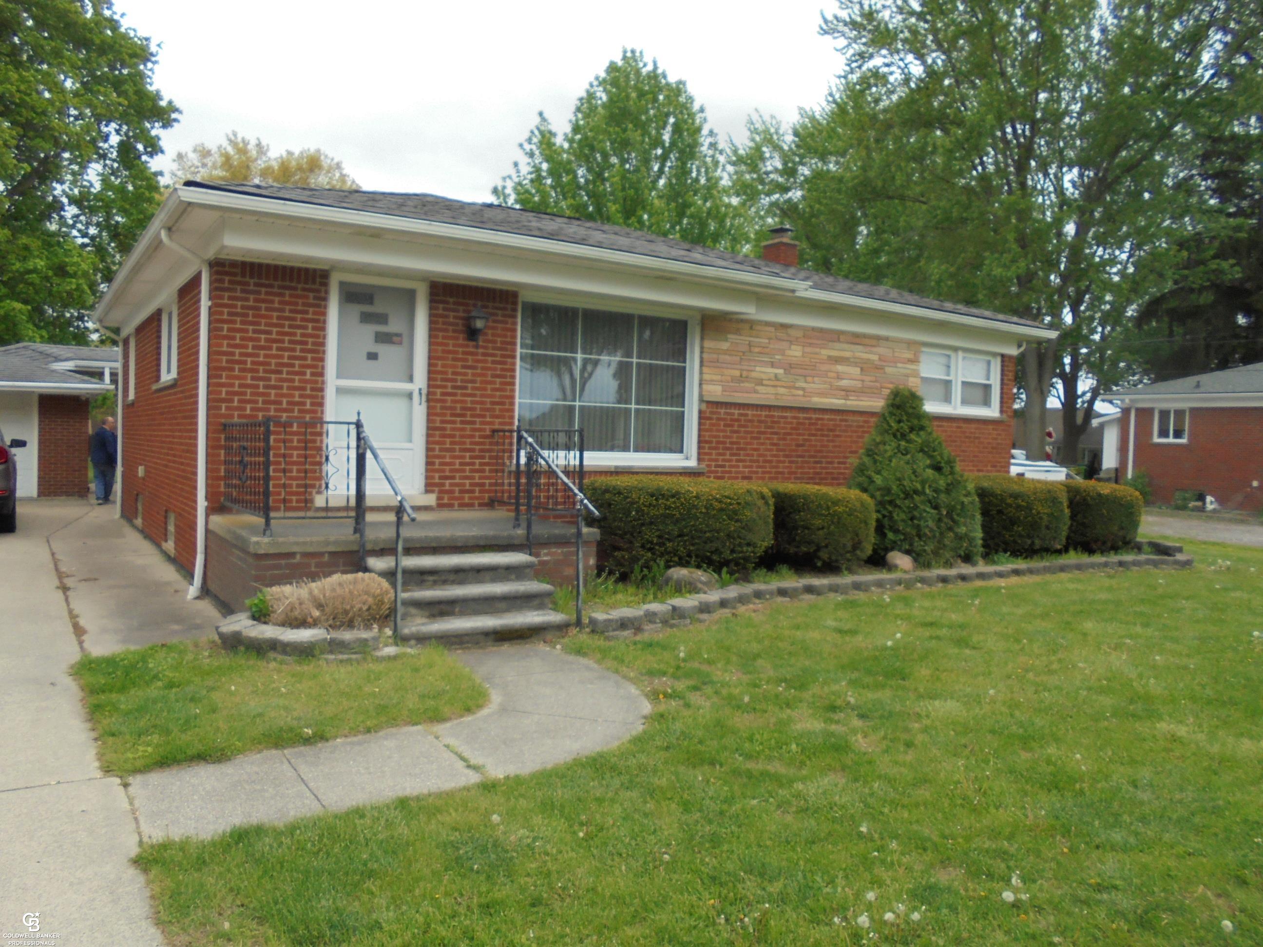 Photo 2 of Single family home for sale at 18138 22 Mile Rd, Macomb, MI 48044 | MLS# 58050222569 | Listing updated on 2026-09-22