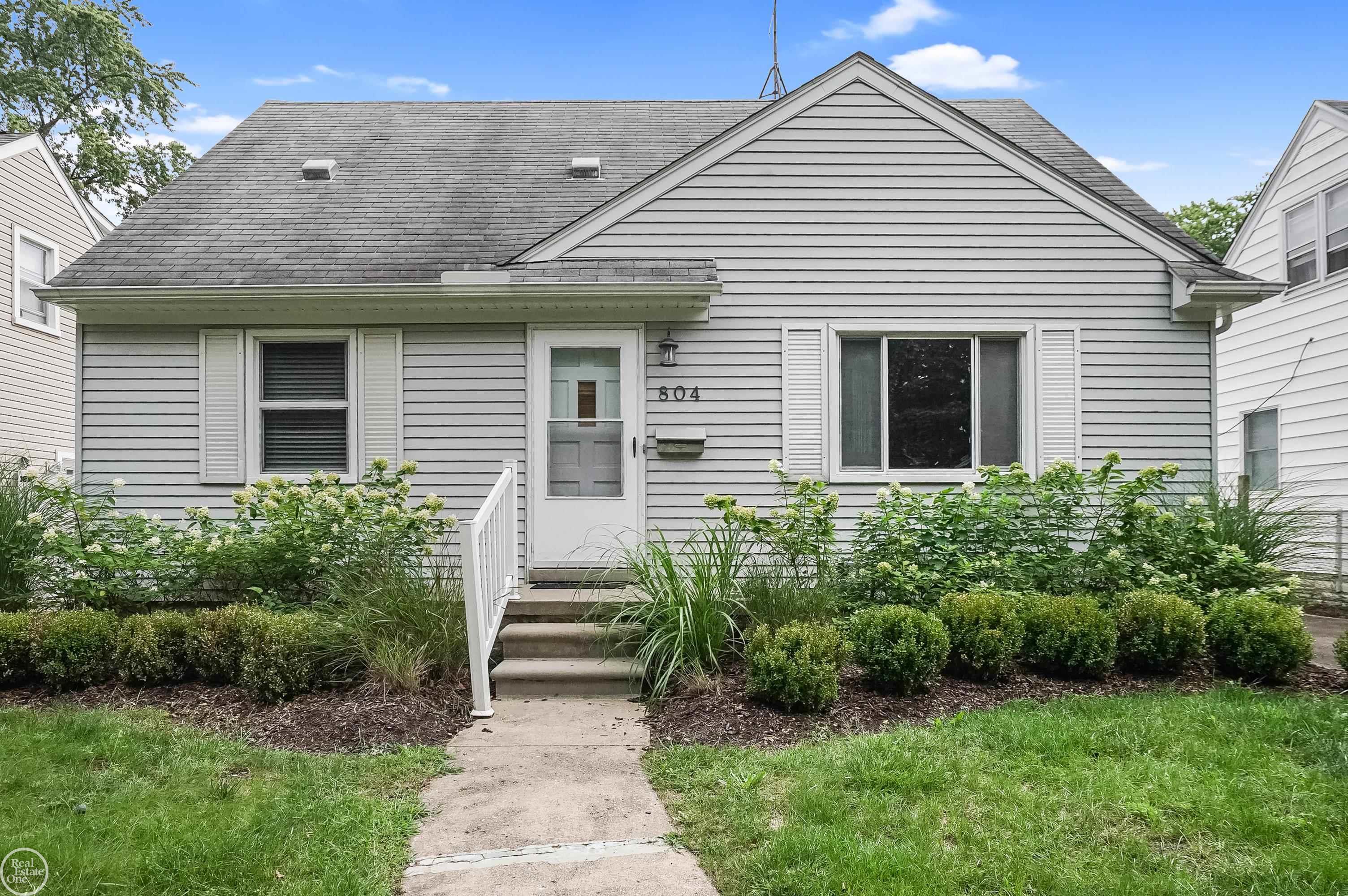 Single family home for sale at 804 N Vermont Ave, Royal Oak, MI 48067 | MLS# 58050222595