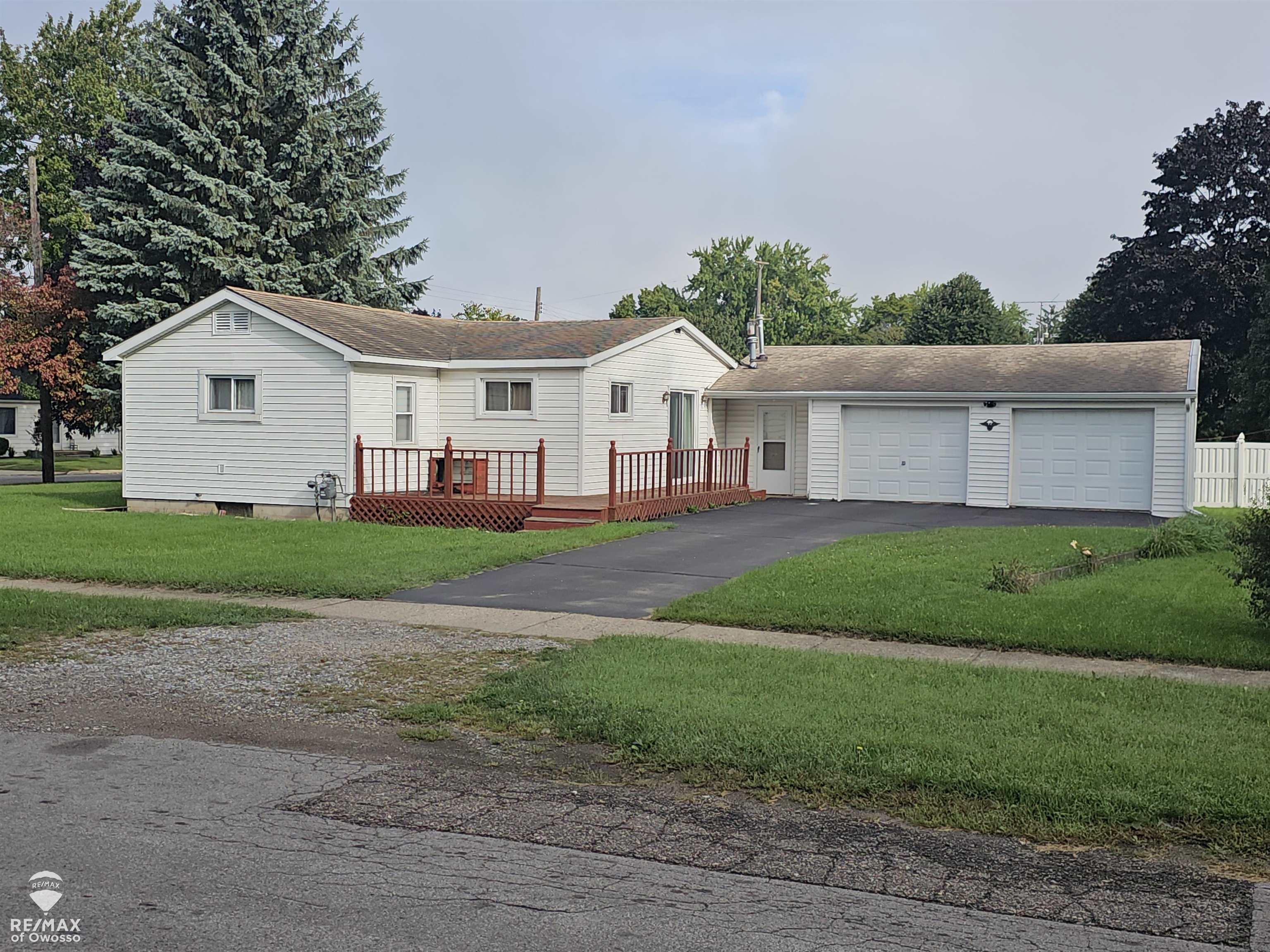Photo 1 of Single family home for sale at 1011 Walnut St, Owosso, MI 48867 | MLS# 60050222598 | Listing updated on 2026-09-28