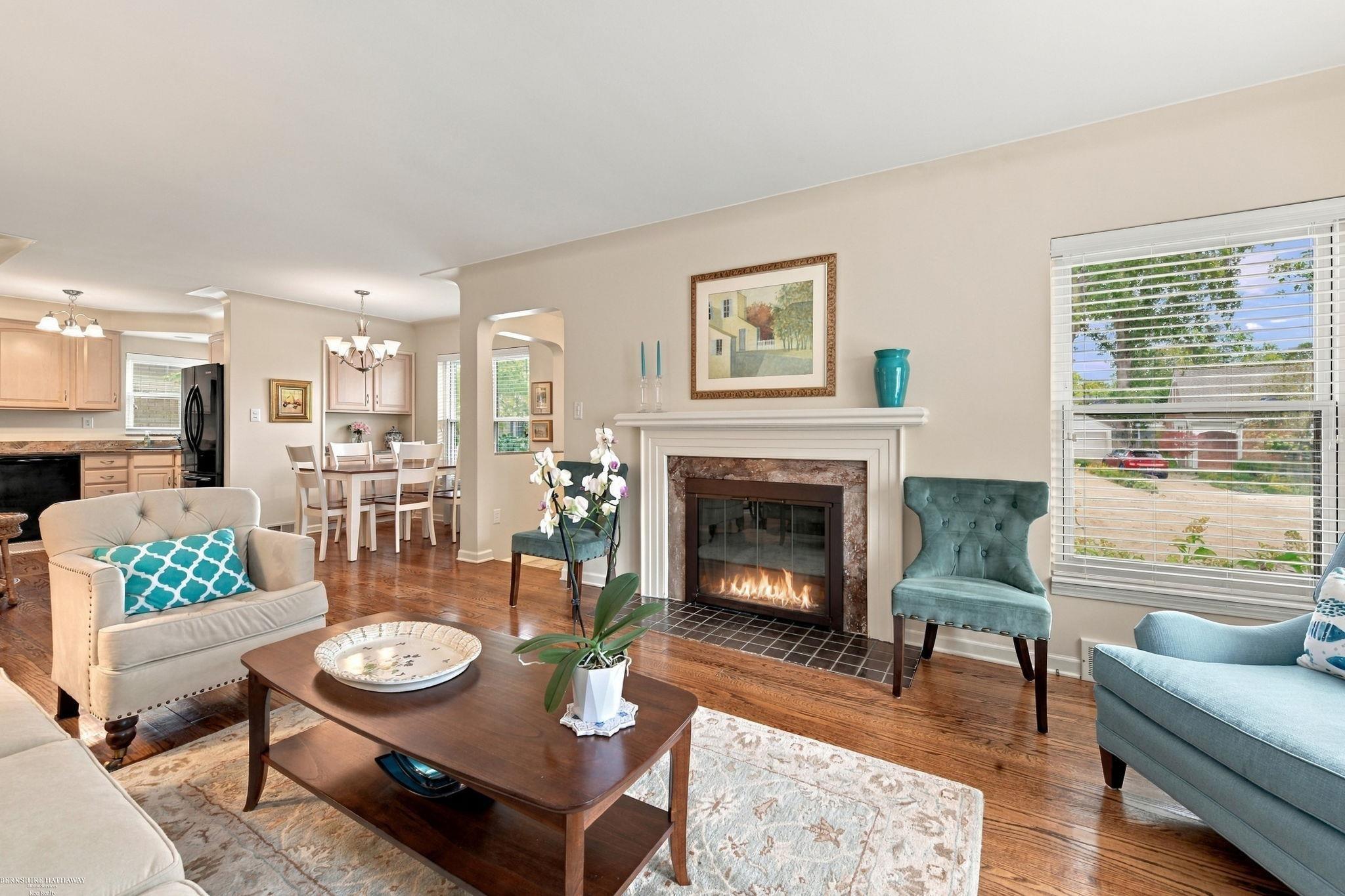 Photo 3 of Single family home for sale at 1595 Ford Ct, Grosse Pointe Woods, MI 48236 | MLS# 58050222600 | Listing updated on 2026-09-23