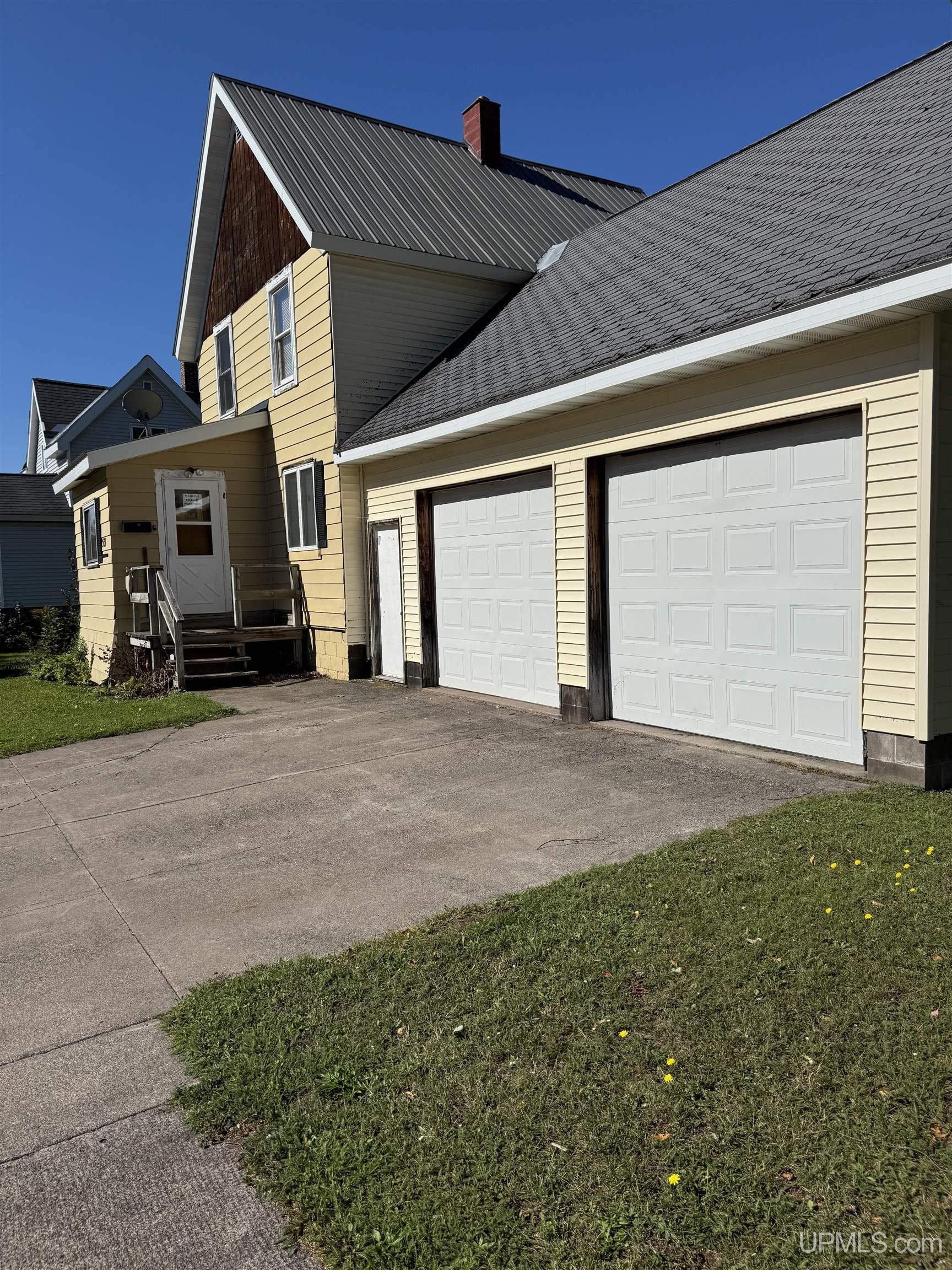 Photo 2 of Single family home for sale at 531 Iroquois St, Laurium, MI 49913 | MLS# 50222607 | Listing updated on 2026-10-05
