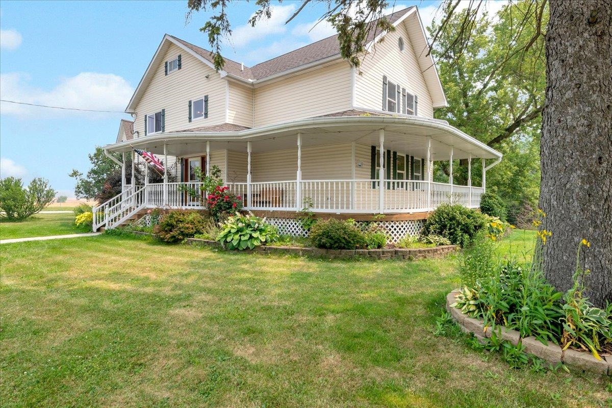 Photo 1 of Single family home for sale at 4320 Keewahdin Rd, Fort Gratiot, MI 48059 | MLS# 58050222619 | Listing updated on 2026-09-30