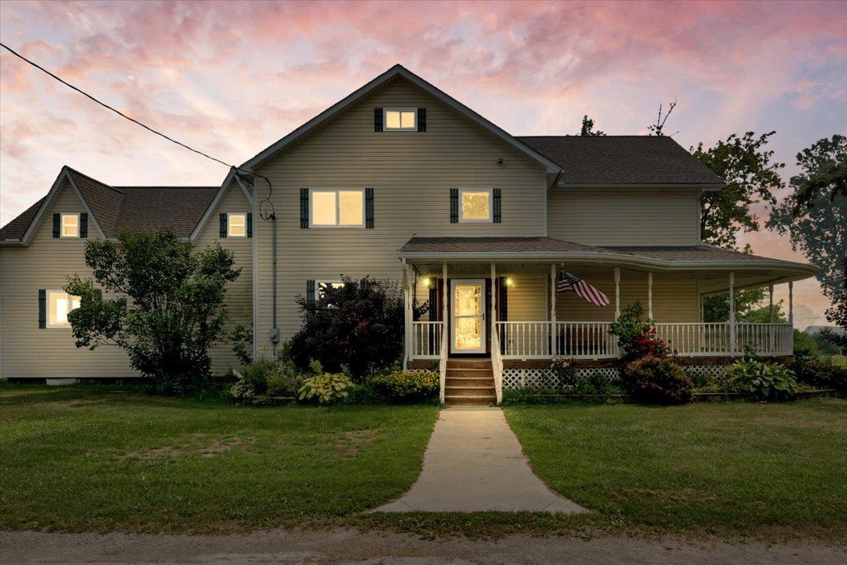 Photo 2 of Single family home for sale at 4320 Keewahdin Rd, Fort Gratiot, MI 48059 | MLS# 58050222619 | Listing updated on 2026-09-30