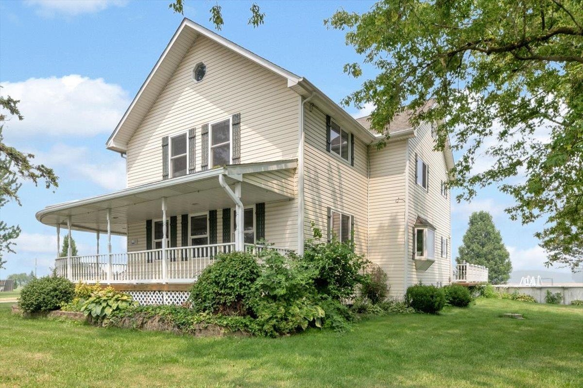 Photo 4 of Single family home for sale at 4320 Keewahdin Rd, Fort Gratiot, MI 48059 | MLS# 58050222619 | Listing updated on 2026-09-30