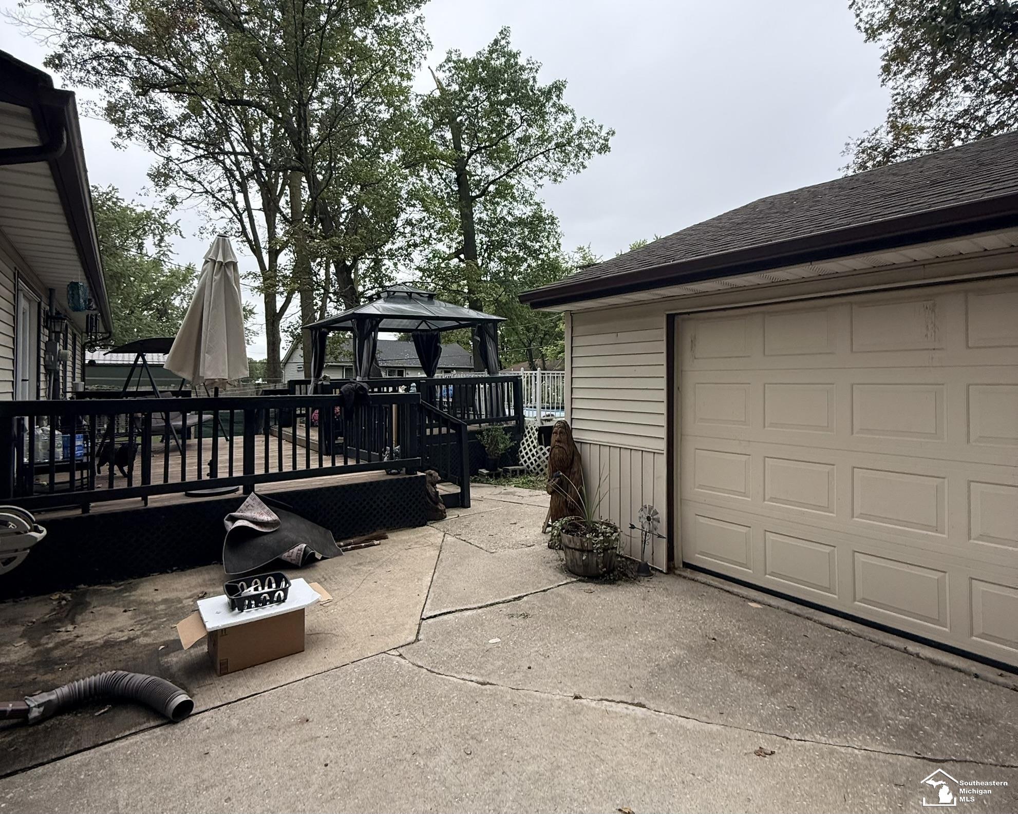 Photo 4 of Single family home for sale at 9930 Shook Rd, Romulus, MI 48174 | MLS# 57050222633 | Listing updated on 2026-09-29