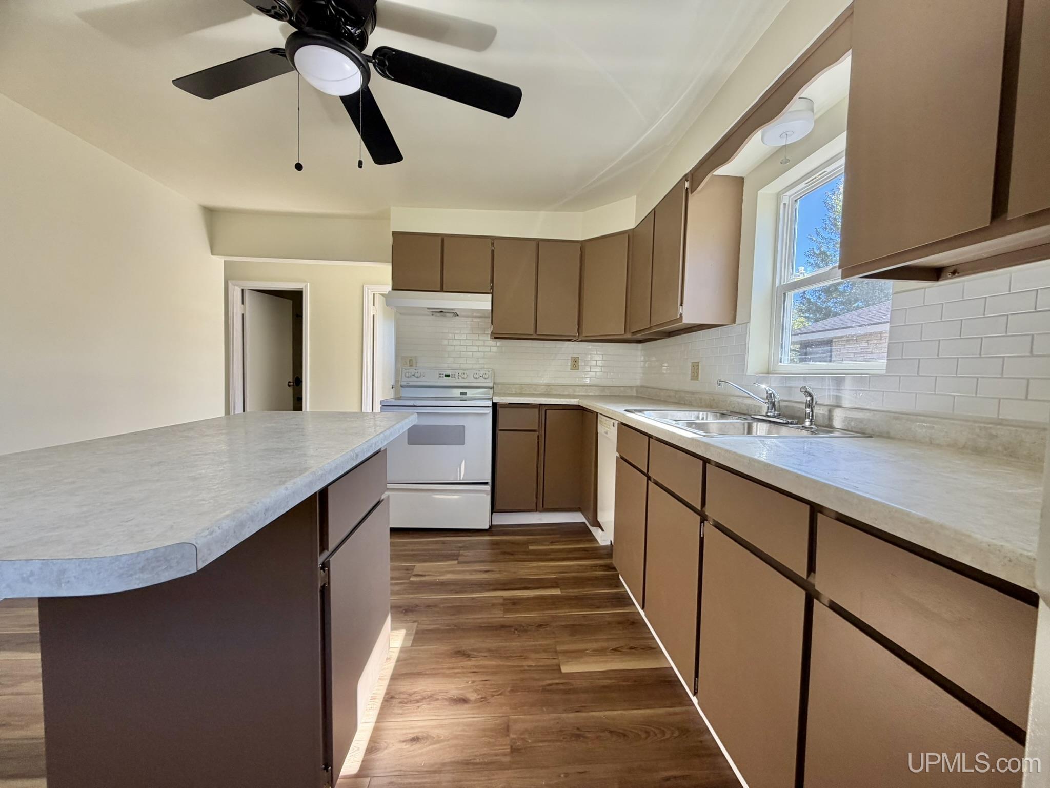 Photo 4 of Single family home for sale at 213 Hemlock St, Kingsford, MI 49802 | MLS# 50222642 | Listing updated on 2026-09-22
