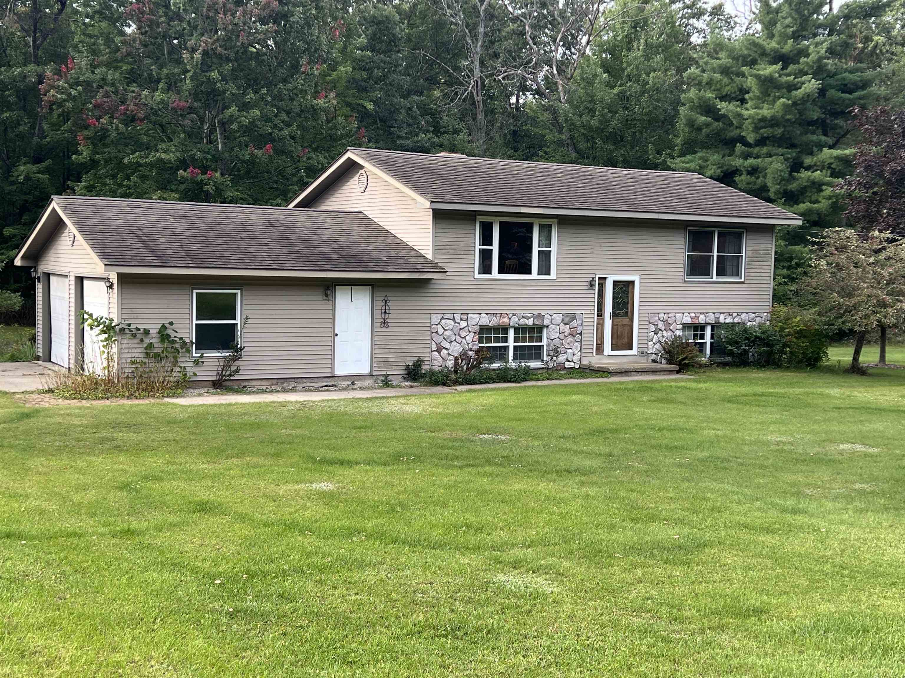 Photo 2 of Single family home for sale at 1140 E Townline Lake Rd, Harrison, MI 48625 | MLS# 50222648 | Listing updated on 2026-09-28