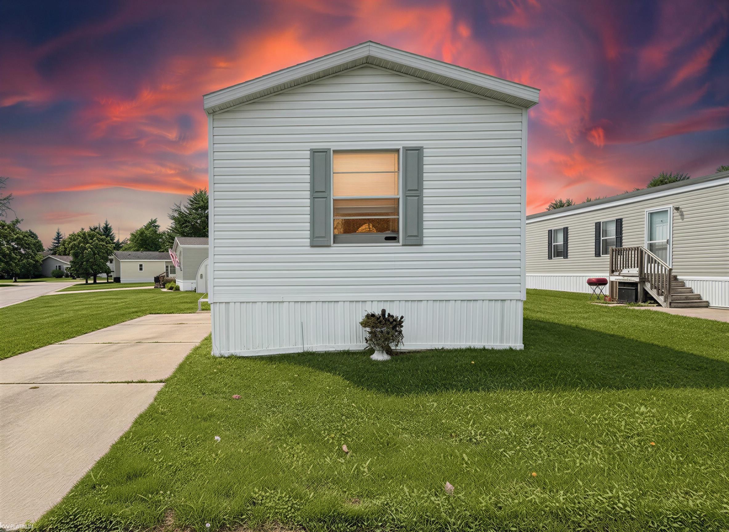 138 Applewood Lane