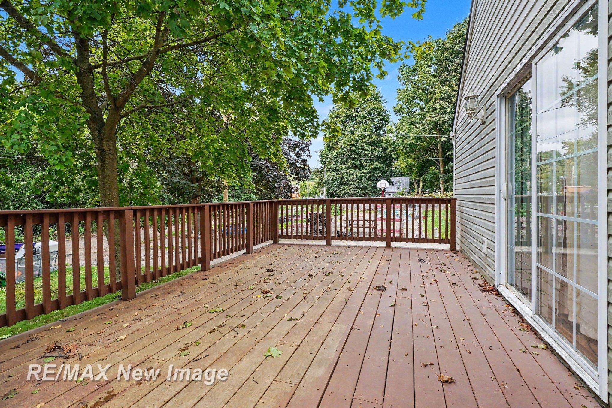 Listing Photo 4 - Condo for sale in building located at 640 E Saginaw St, Breckenridge, MI 48615