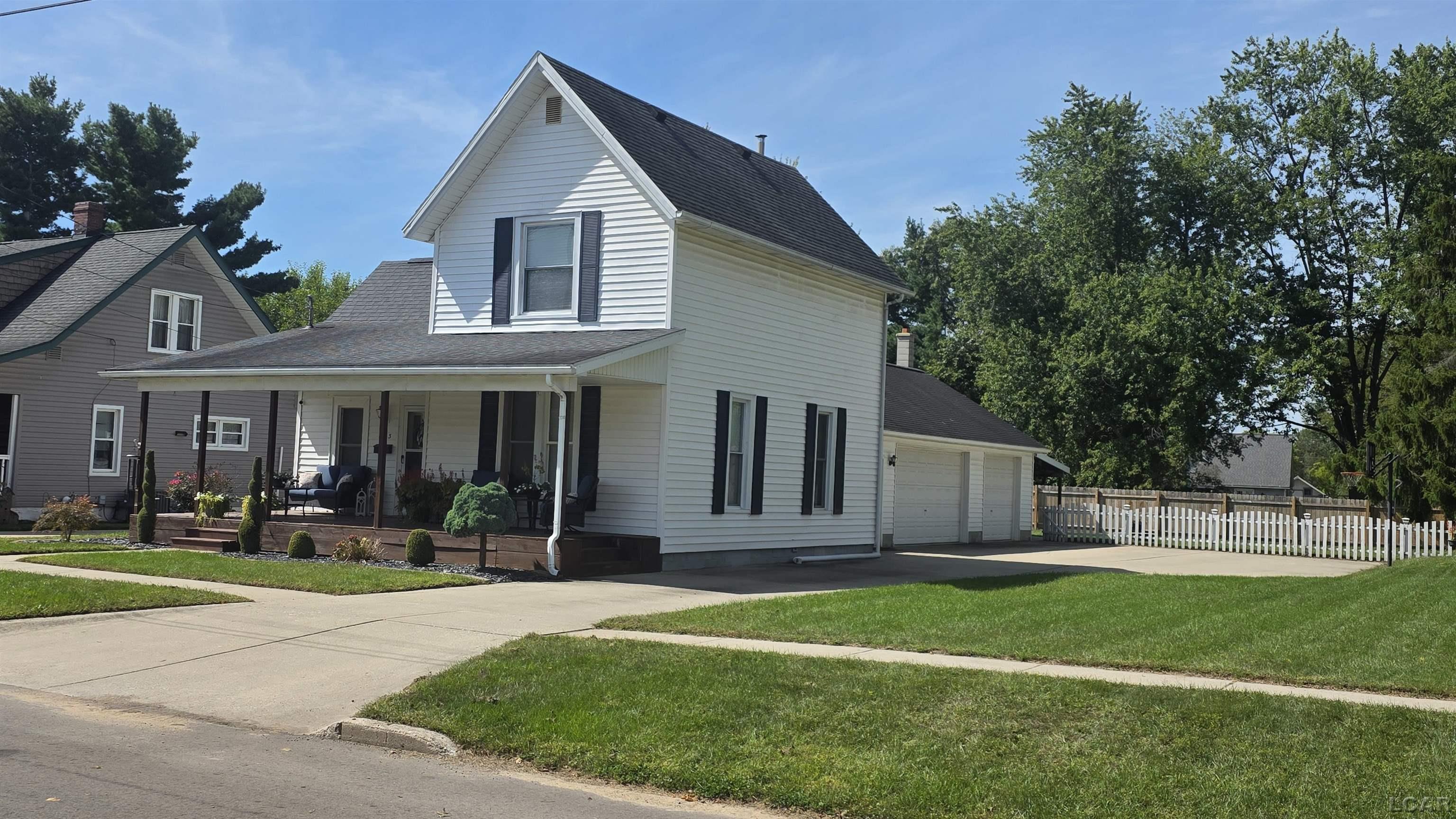 Photo 2 of Single family home for sale at 823 N Summit St, Morenci, MI 49256 | MLS# 56050222668 | Listing updated on 2026-09-23