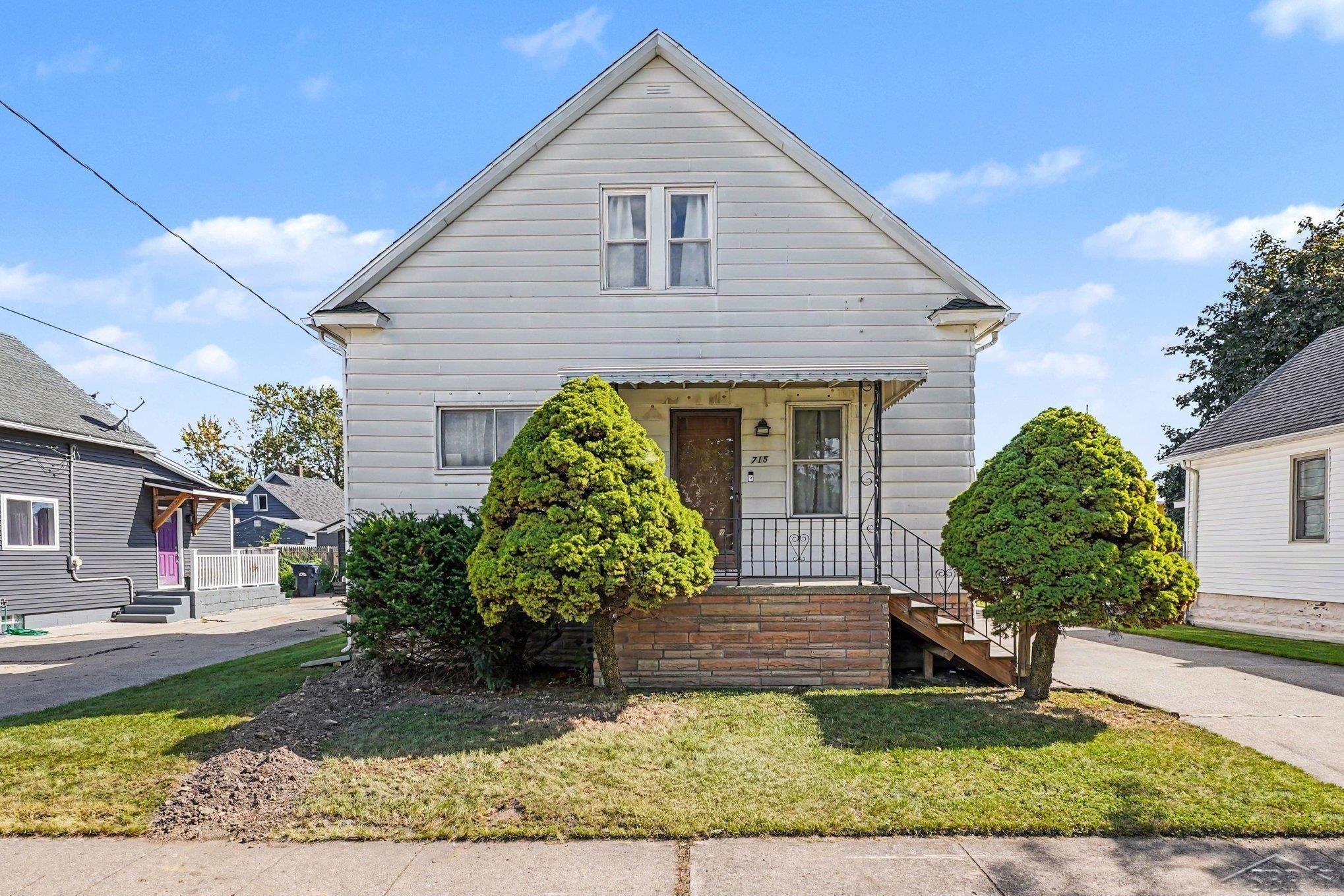 Photo 1 of Single family home for sale at 715 S Sheridan St, Bay City, MI 48708 | MLS# 61050222692 | Listing updated on 2026-10-07