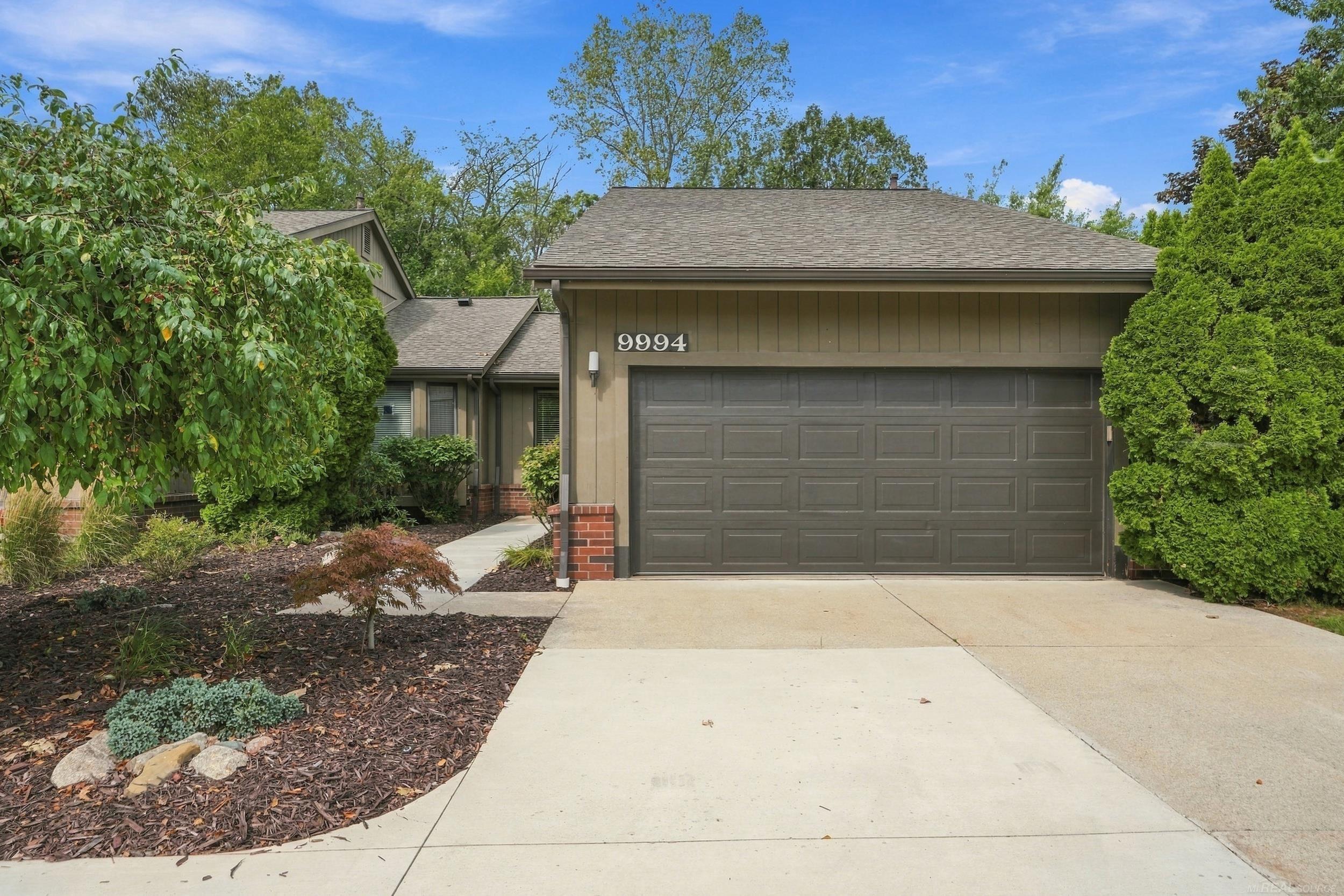 Photo 1 of Sale Pending at 9994 Hawthorne Glen Dr, Grosse Ile, MI 48138 | MLS# 58050222706 | Listing updated on 2026-09-28