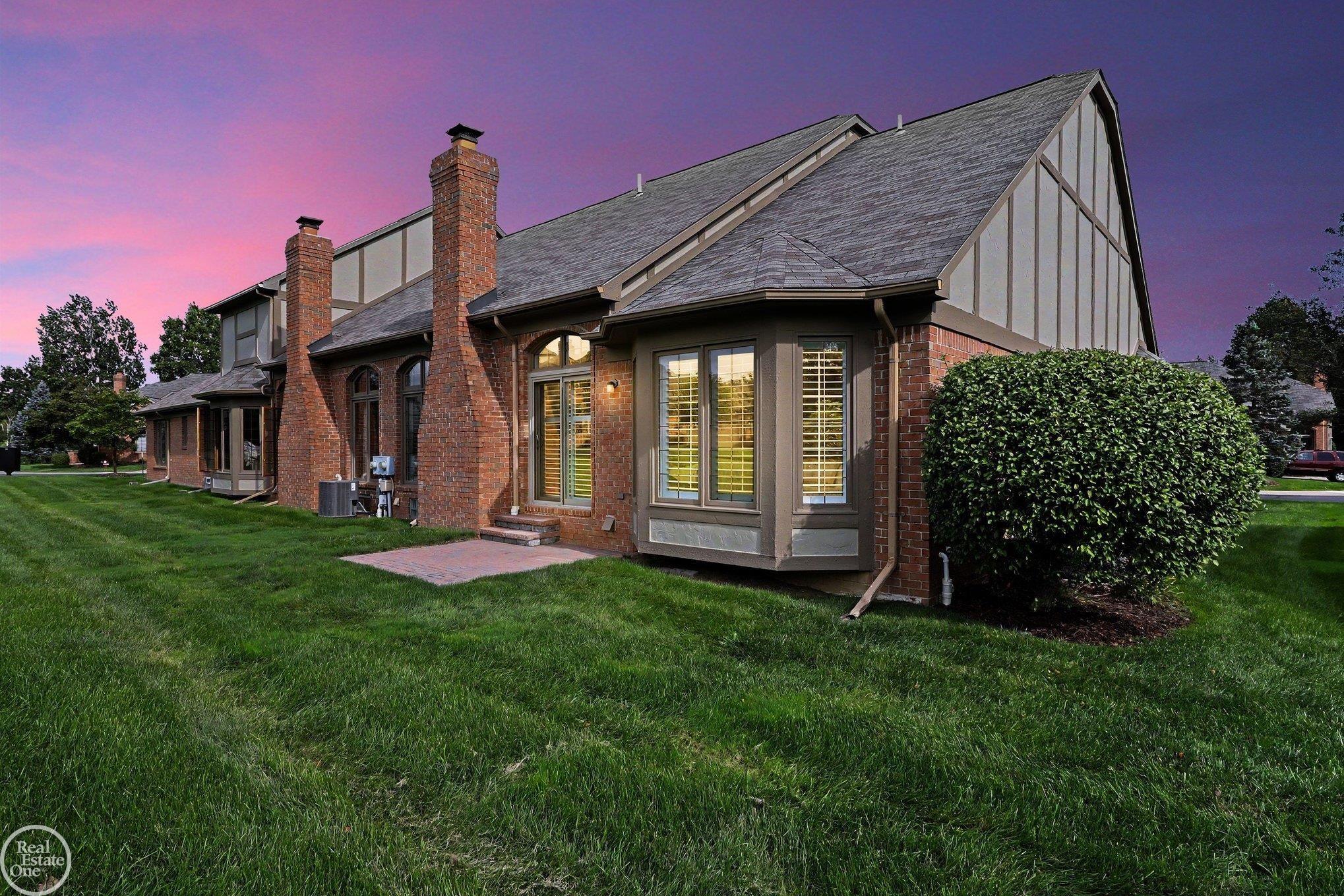 Listing Photo 2 - Condo for sale in building located at 2780 Marissa Wy, Shelby Township, MI 48316
