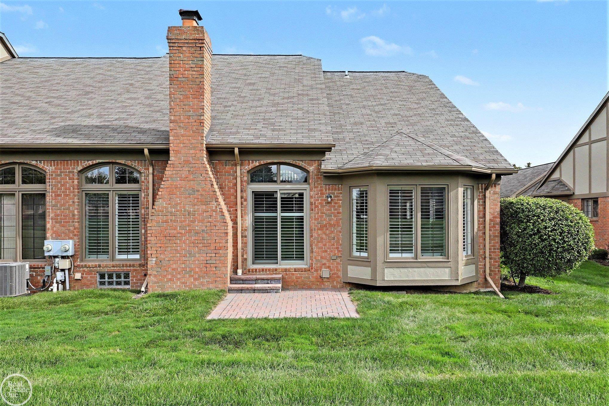 Listing Photo 4 - Condo for sale in building located at 2780 Marissa Wy, Shelby Township, MI 48316