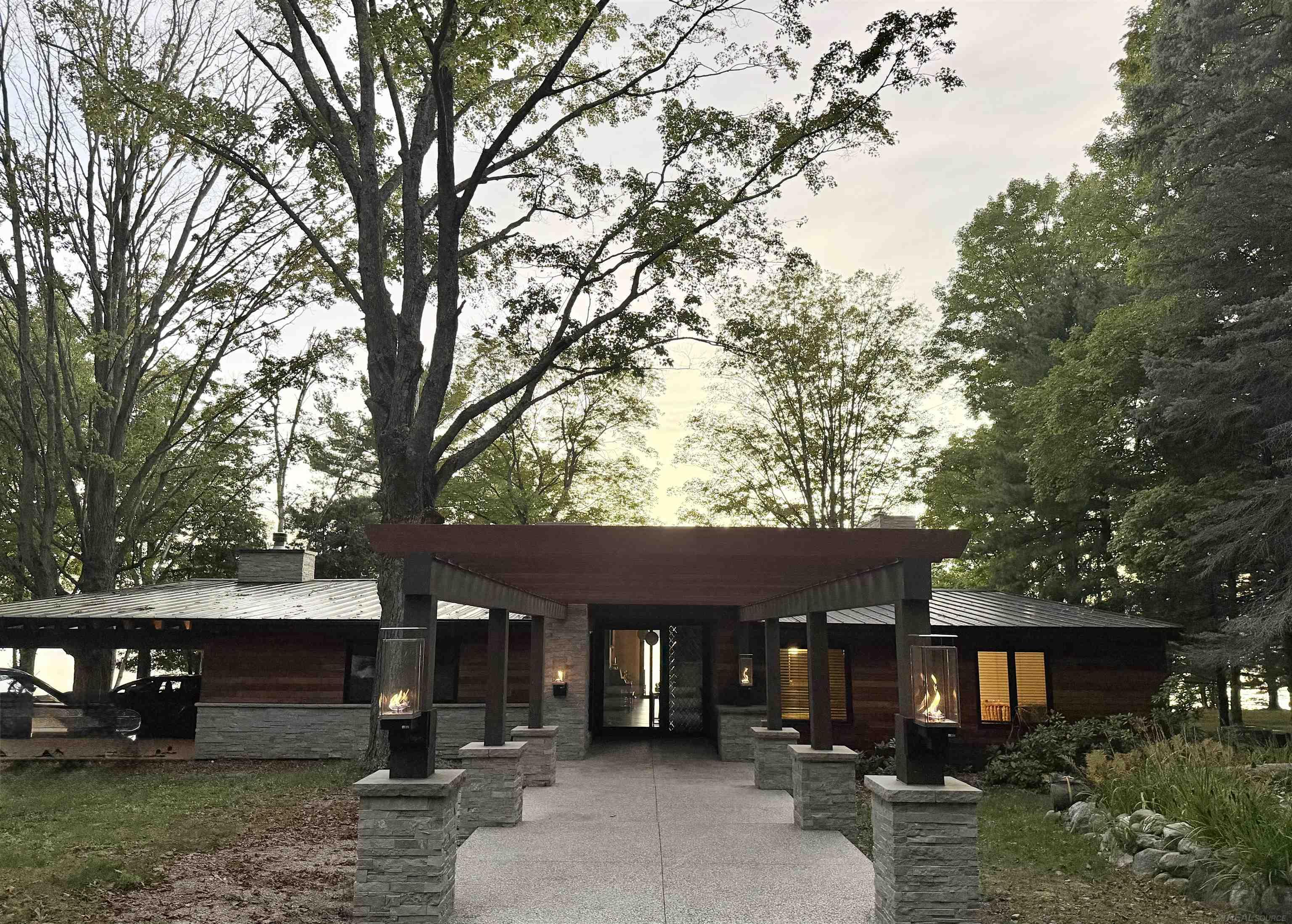 Photo 1 of Single family home for sale at 3966 S E Torch Lake Dr, Bellaire, MI 49615 | MLS# 58050222722 | Listing updated on 2026-09-23