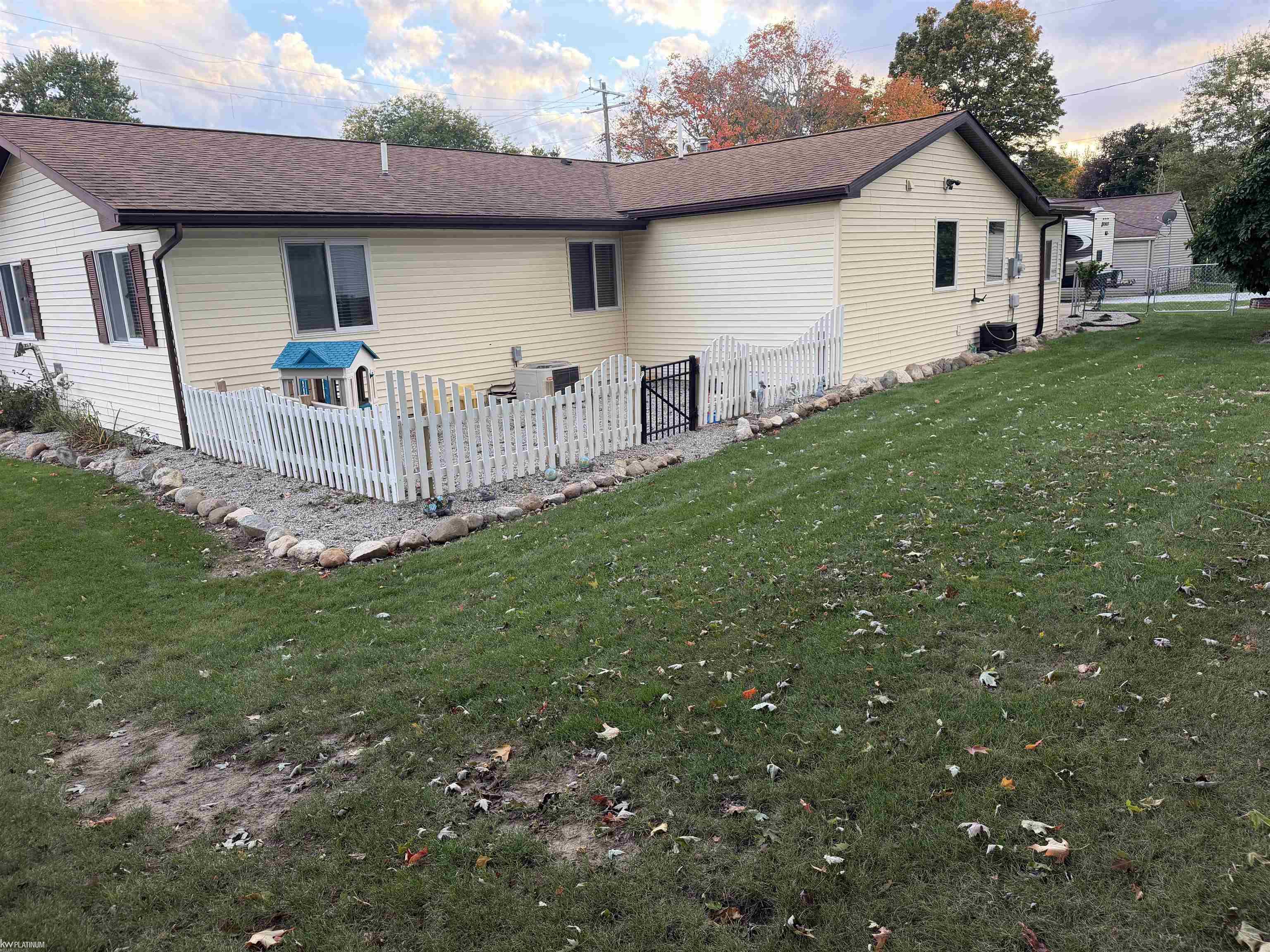 Photo 4 of Single family home for sale at 3 High St, Yale, MI 48097 | MLS# 58050222734 | Listing updated on 2026-10-06