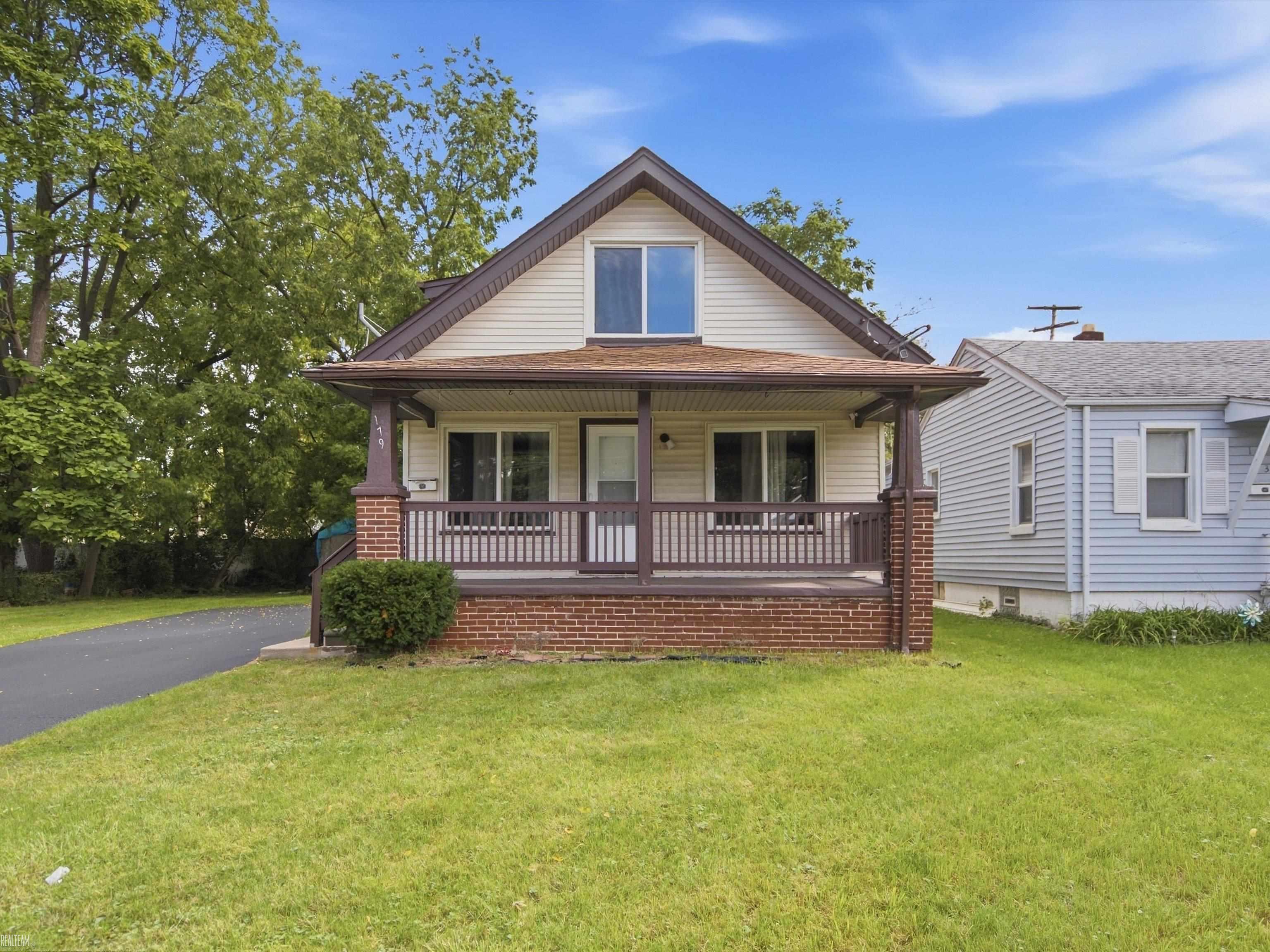 Photo 1 of Single family home for sale at 179 S Francis St, Pontiac, MI 48342 | MLS# 58050222744 | Listing updated on 2026-10-08