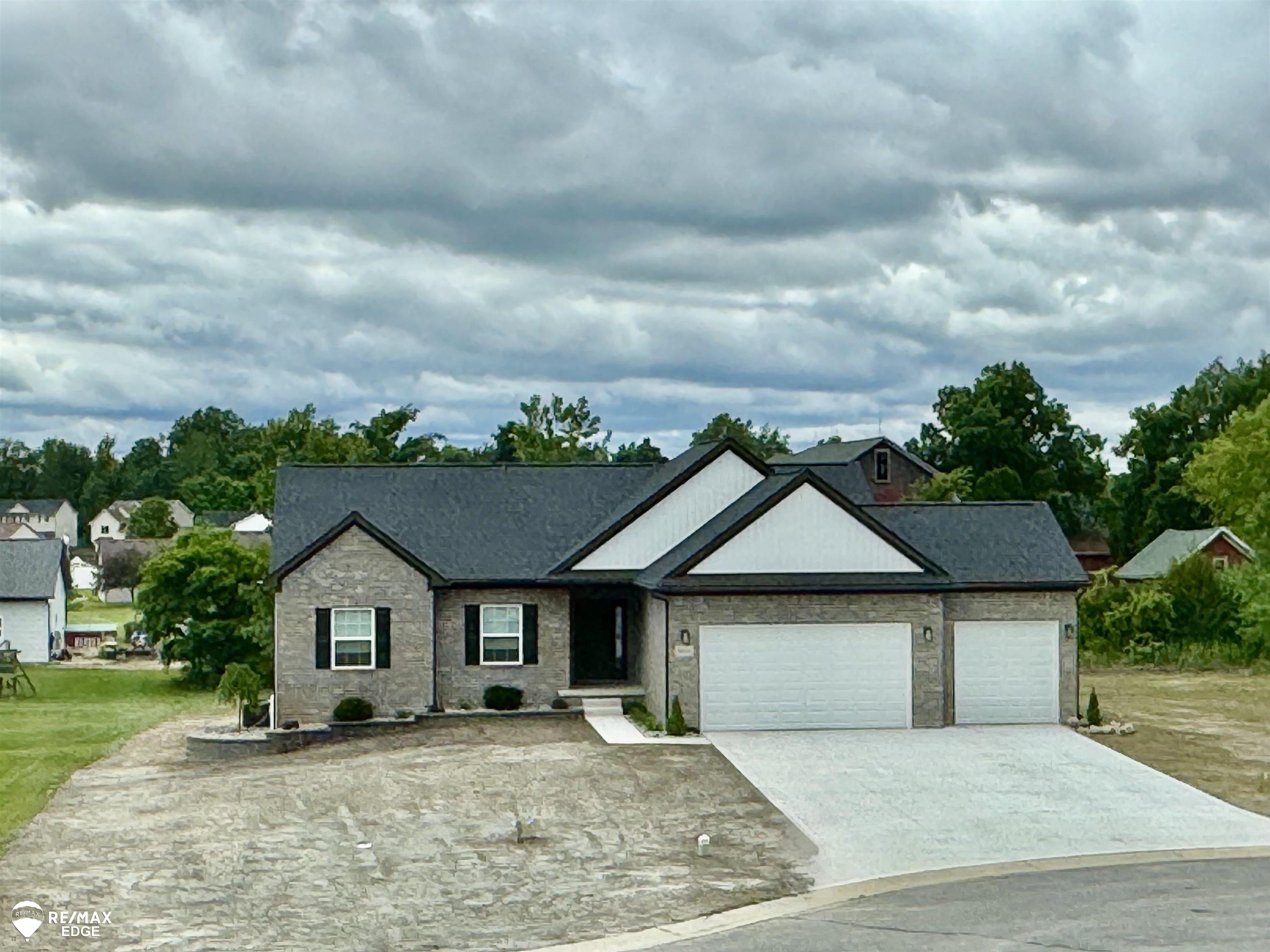 Single family home for sale at 8317 Peninsula Cir, Grand Blanc, MI 48439 | MLS# 5050222746 | Listing updated on 2026-09-23