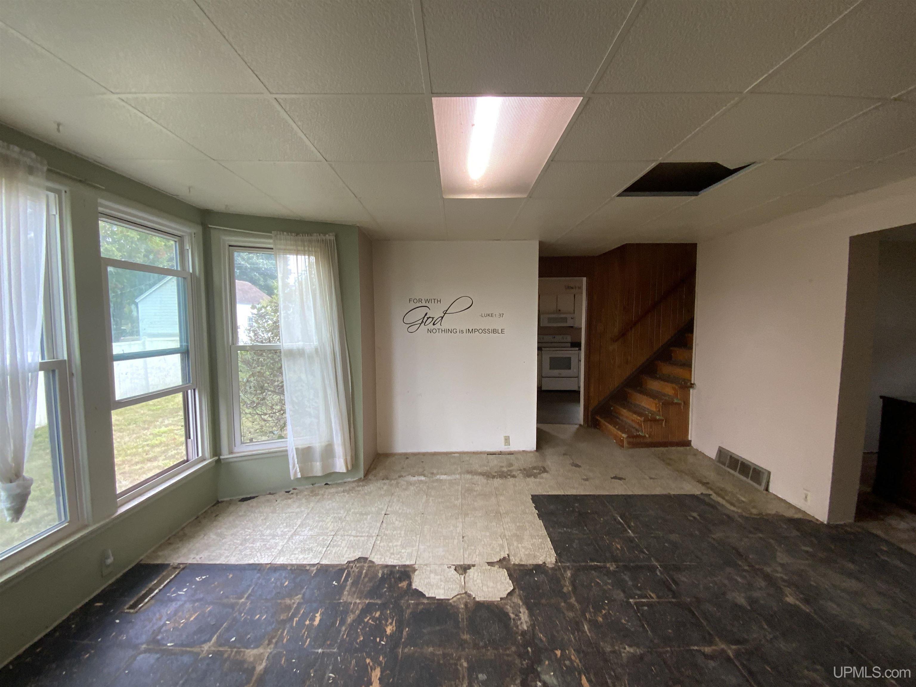 Photo 4 of Single family home for sale at 113 W Onota St, Munising, MI 49862 | MLS# 50222757 | Listing updated on 2026-10-02
