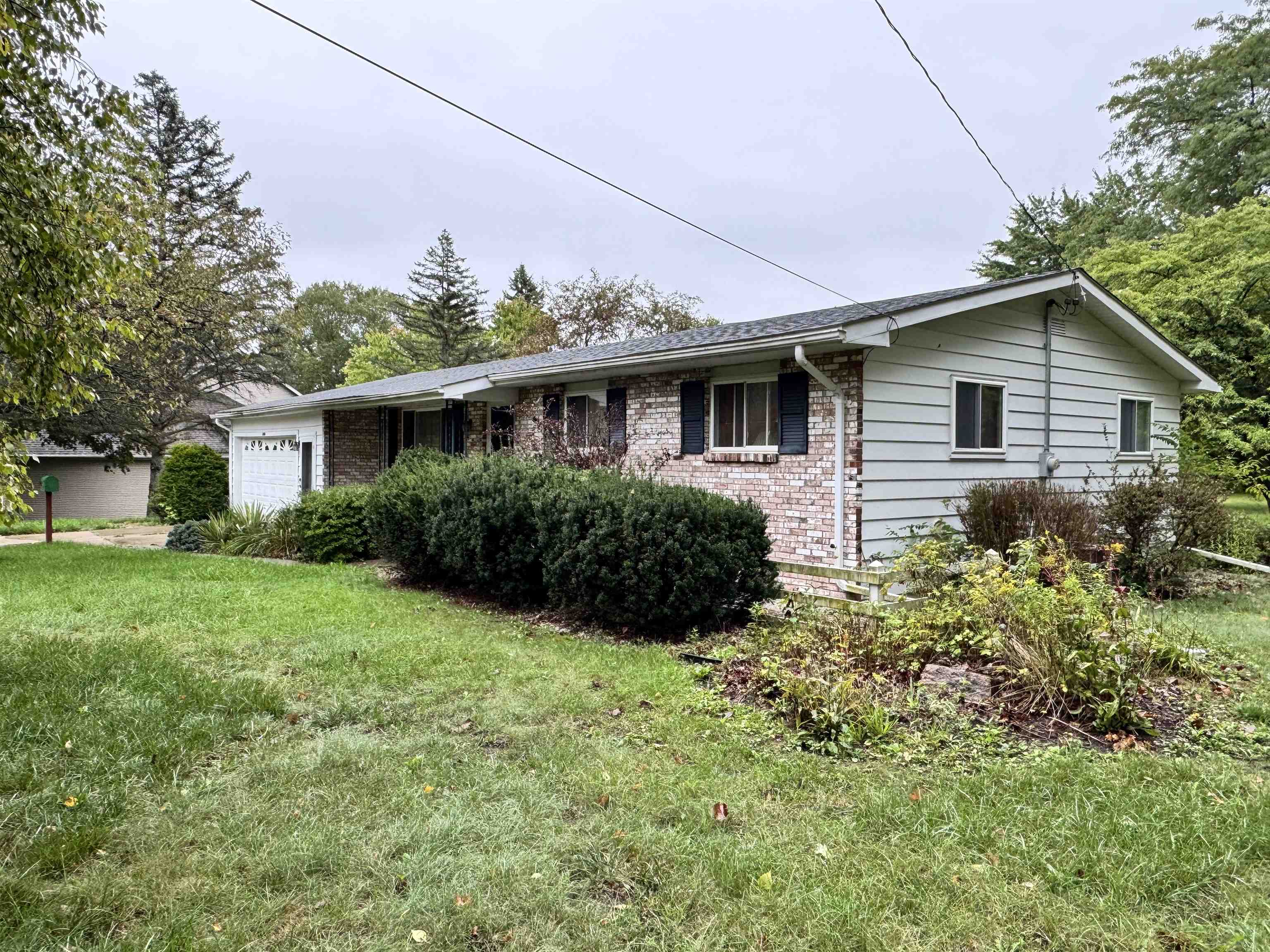Photo 1 of Sale Pending at 3306 Woodvalley Dr, Flushing, MI 48433 | MLS# 5050222761 | Listing updated on 2026-10-05