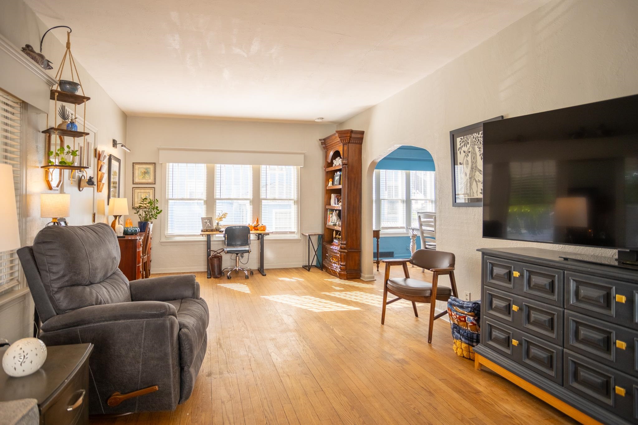Photo 3 of Single family home for sale at 805 E Exchange St, Owosso, MI 48867 | MLS# 5050222769 | Listing updated on 2026-09-25