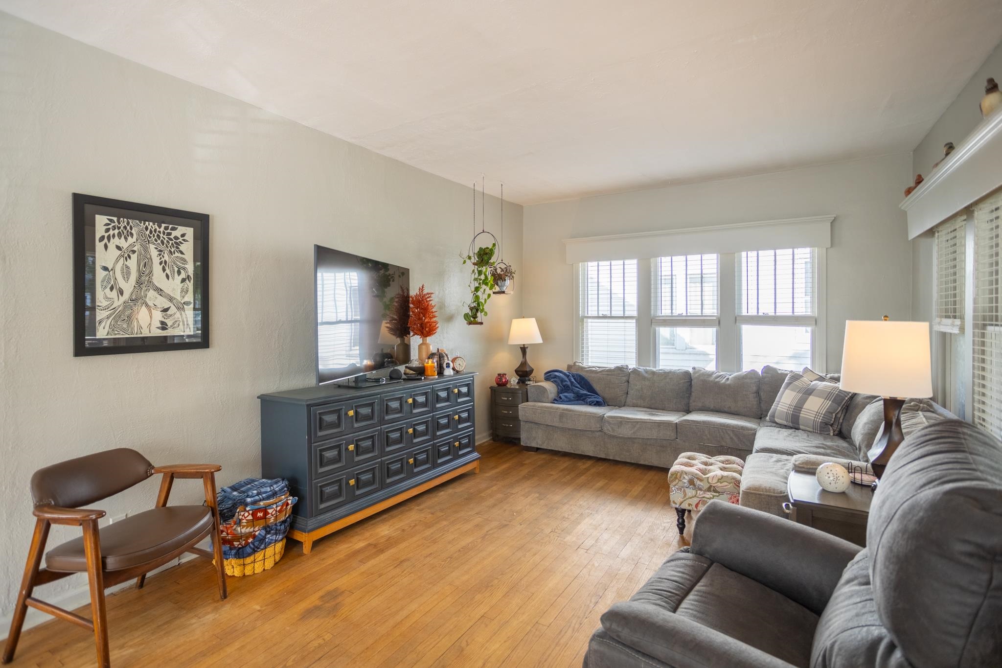 Photo 3 of Single family home for sale at 805 E Exchange St, Owosso, MI 48867 | MLS# 5050222769 | Listing updated on 2026-09-25