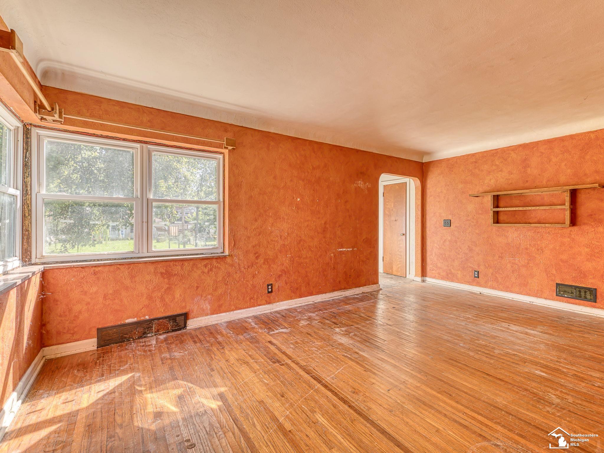 Photo 4 of Single family home for sale at 564 Castella Rd, Temperance, MI 48182 | MLS# 57050222777 | Listing updated on 2026-09-25