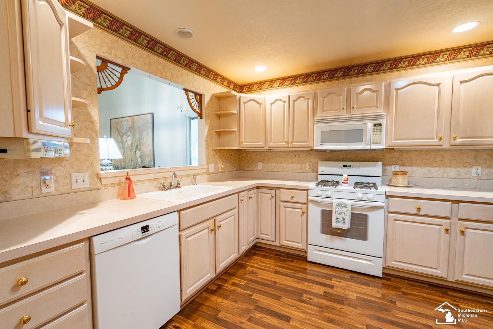 Photo 3 of Condo for sale at 1632 Spruce Ct, Temperance, MI 48182 | MLS# 57050222784 | Listing updated on 2026-09-24