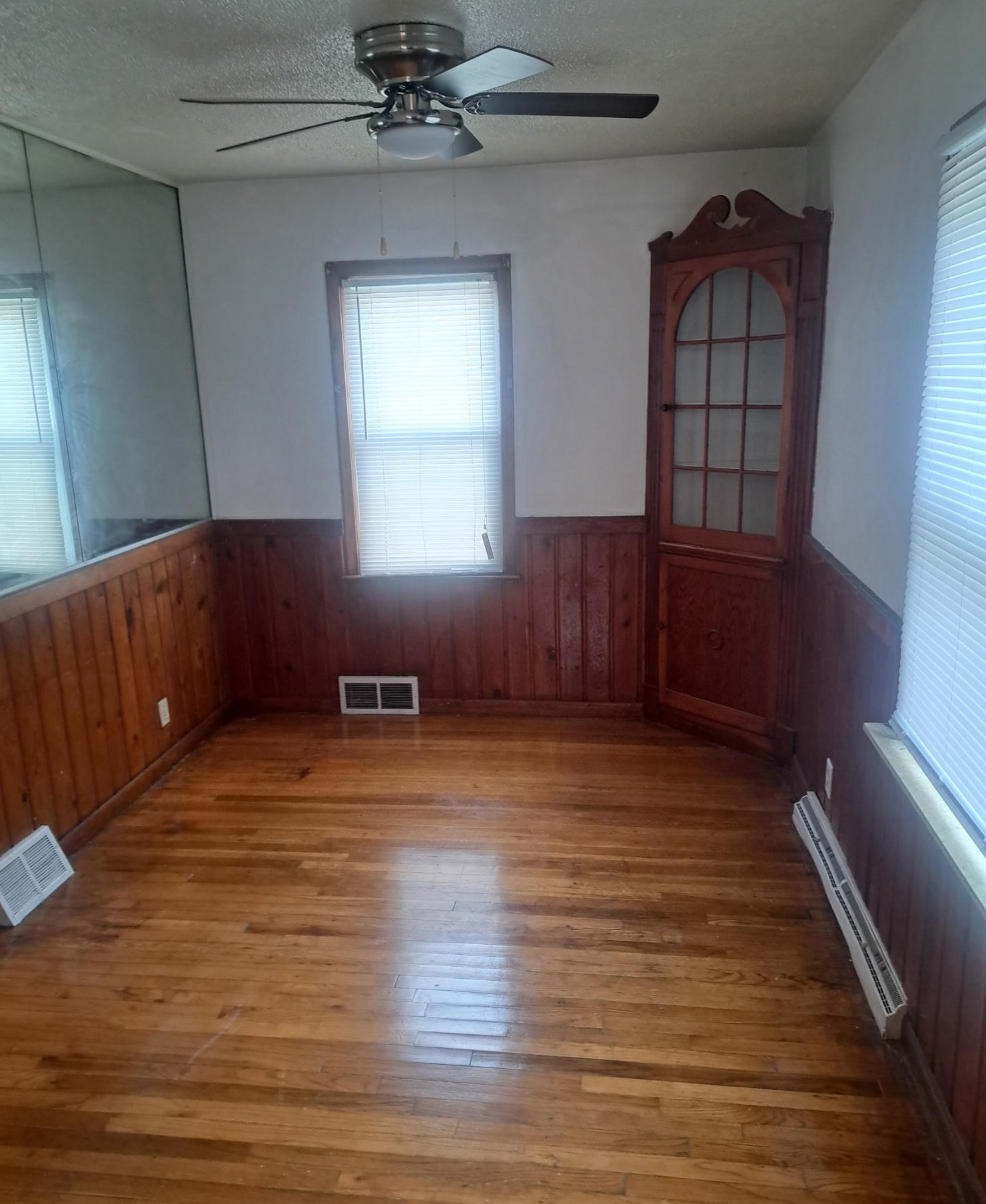 Photo 1 of Single family home for sale at 218 W Pulaski St, Flint, MI 48505 | MLS# 5050222785 | Listing updated on 2026-09-24