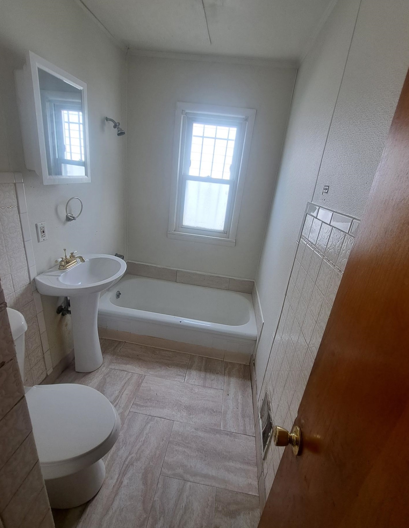 Photo 2 of Single family home for sale at 218 W Pulaski St, Flint, MI 48505 | MLS# 5050222785 | Listing updated on 2026-09-24