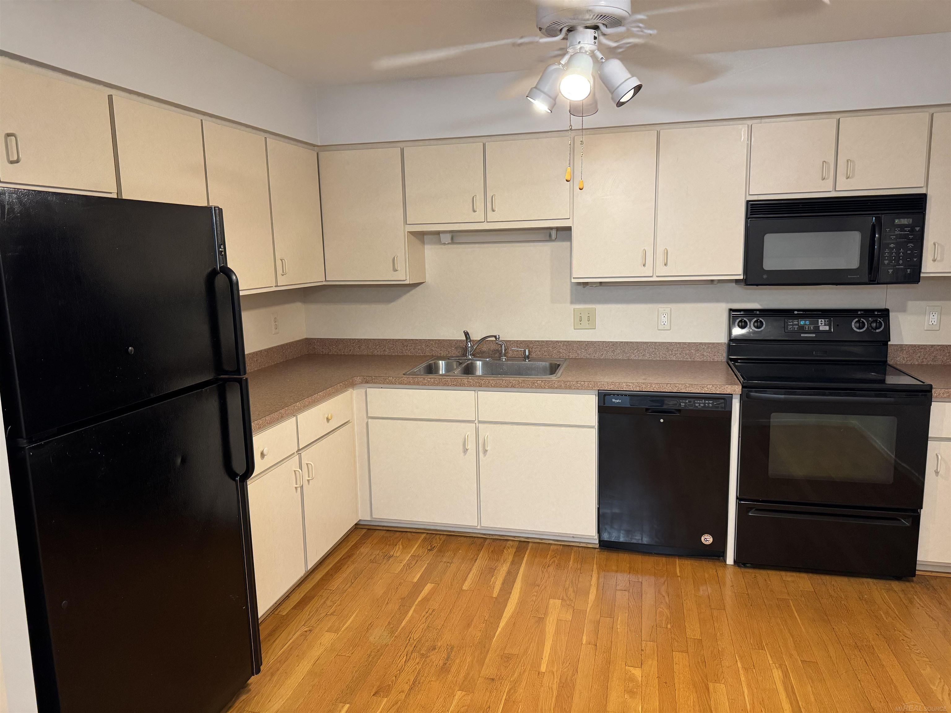 Photo 3 of Condo for sale at 7930 Woodingham Dr, West Bloomfield, MI 48322 | MLS# 58050222807 | Listing updated on 2026-10-06